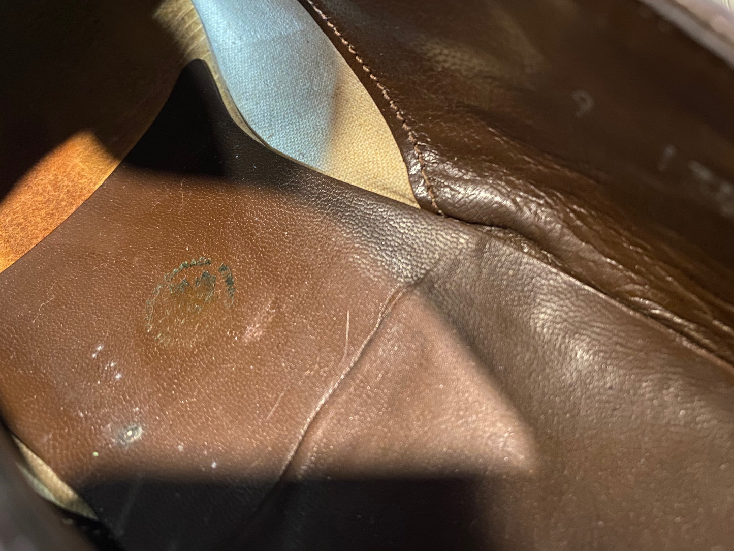 Kingspier Vintage - Brown Full Brogue Wingtip Derbies by The Florsheim Shoe - Sizes: 9M 11W 42EURO, Made in Canada, Large Full Grain Textured Leather, Some Flaking on Right Toe, Leather Soles, Rubber Heels