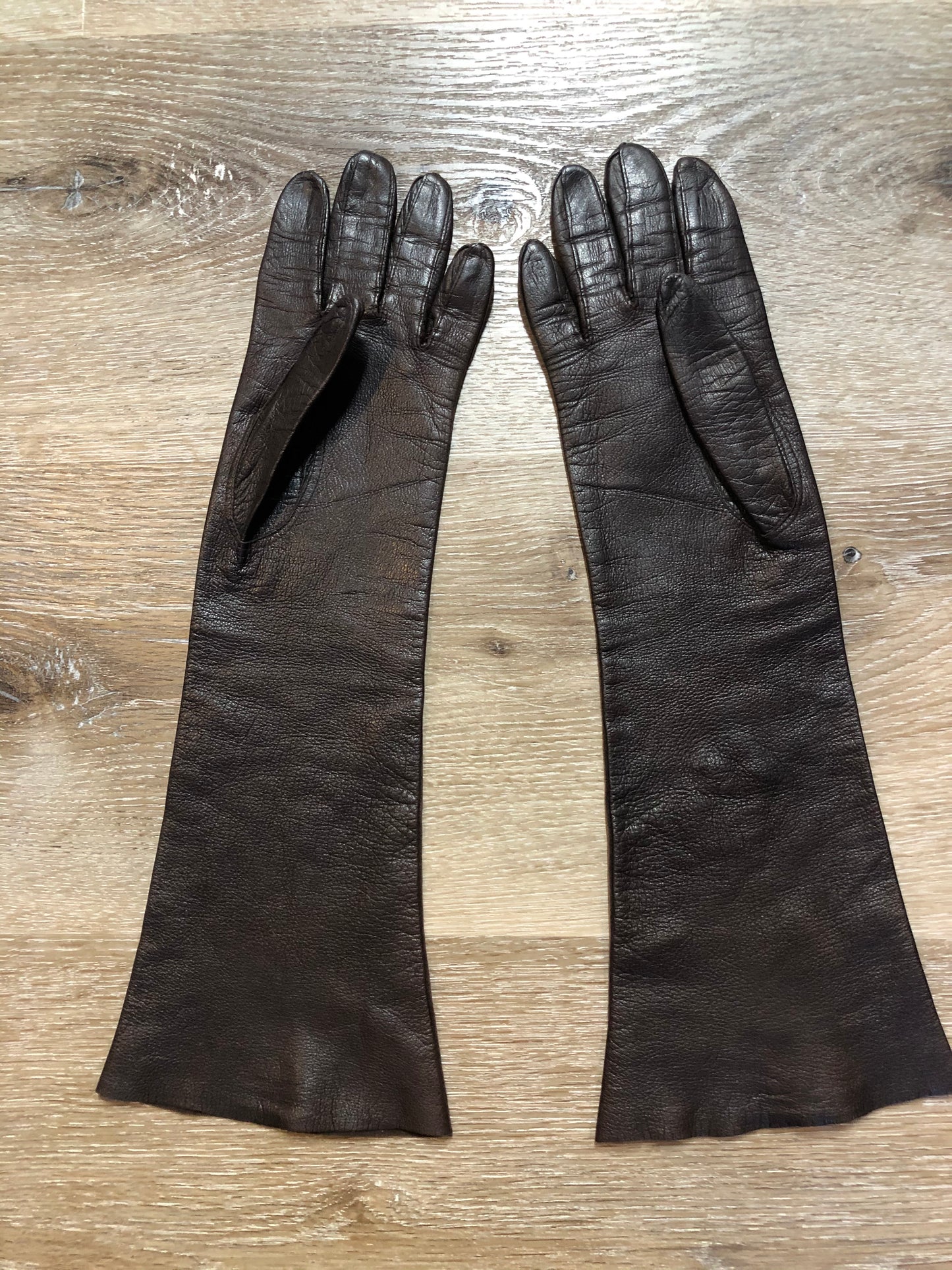 Kingspier Vintage - Dark brown leather three-quarter length gloves, Beautiful soft and lightweight leather. Size small/ 6.5.