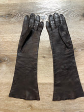 Load image into Gallery viewer, Kingspier Vintage - Dark brown leather three-quarter length gloves, Beautiful soft and lightweight leather. Size small/ 6.5.
