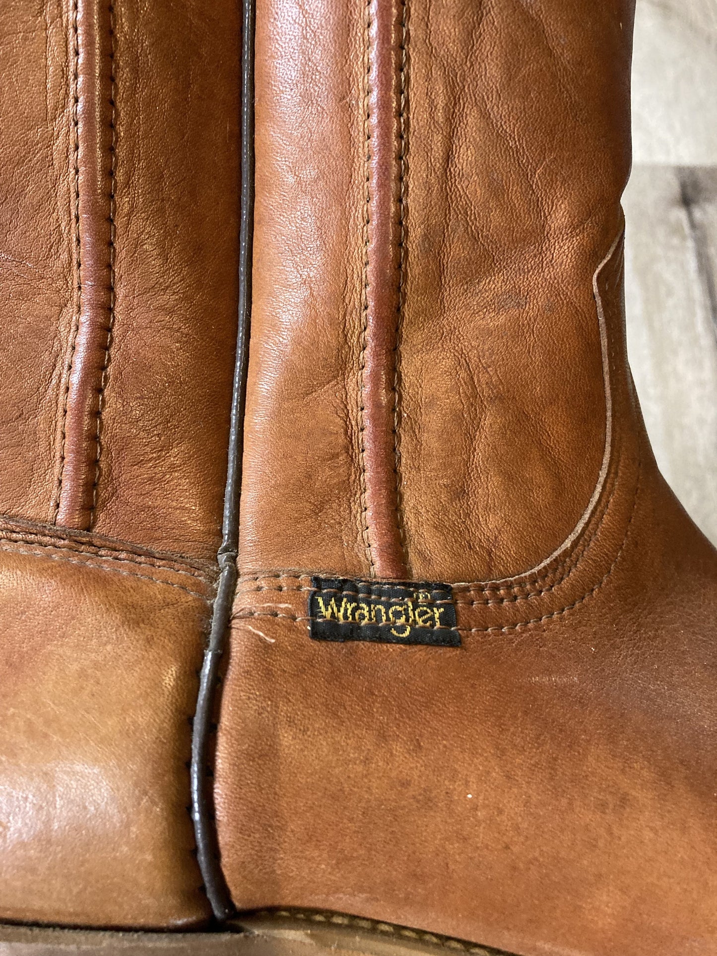 Rare Vintage Wrangler western style boots in brown. Size 9,5M, 11.5W US, 43 EUR