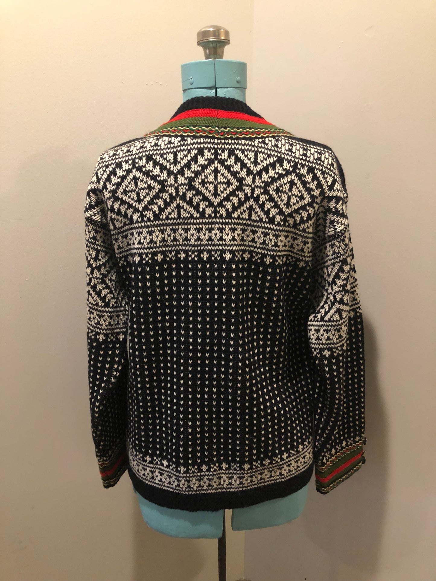 Vintage Nordstrikk 100% wool cardigan with colourful Norwegian pattern and pewter clasps. NWOT. Made in Norway - Kingspier Vintage