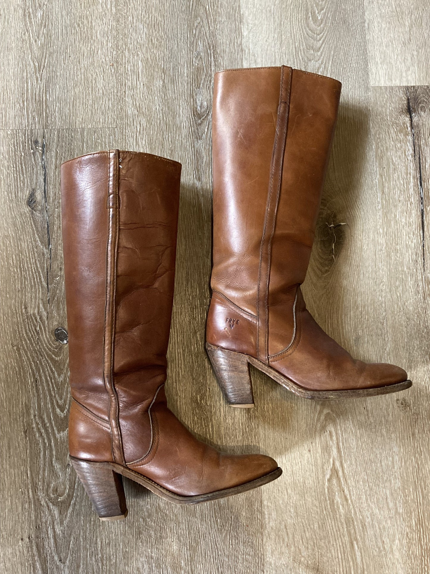 Vintage Frye brown leather knee high boots with 3" high heel. Size 7.5W US/ 38 EUR