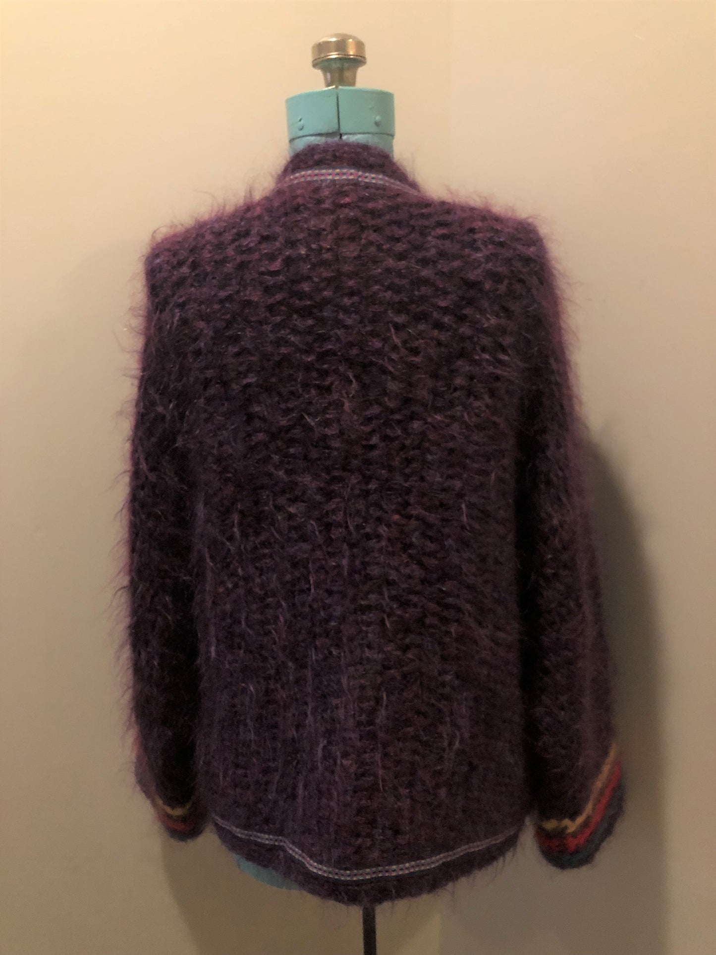 Vintage Pangnirtung Inuit handmade 100% wool cardigan in vibrant purples with felt applique designs and colourful embroidered trim. Made in Canada. - Kingspier Vintage