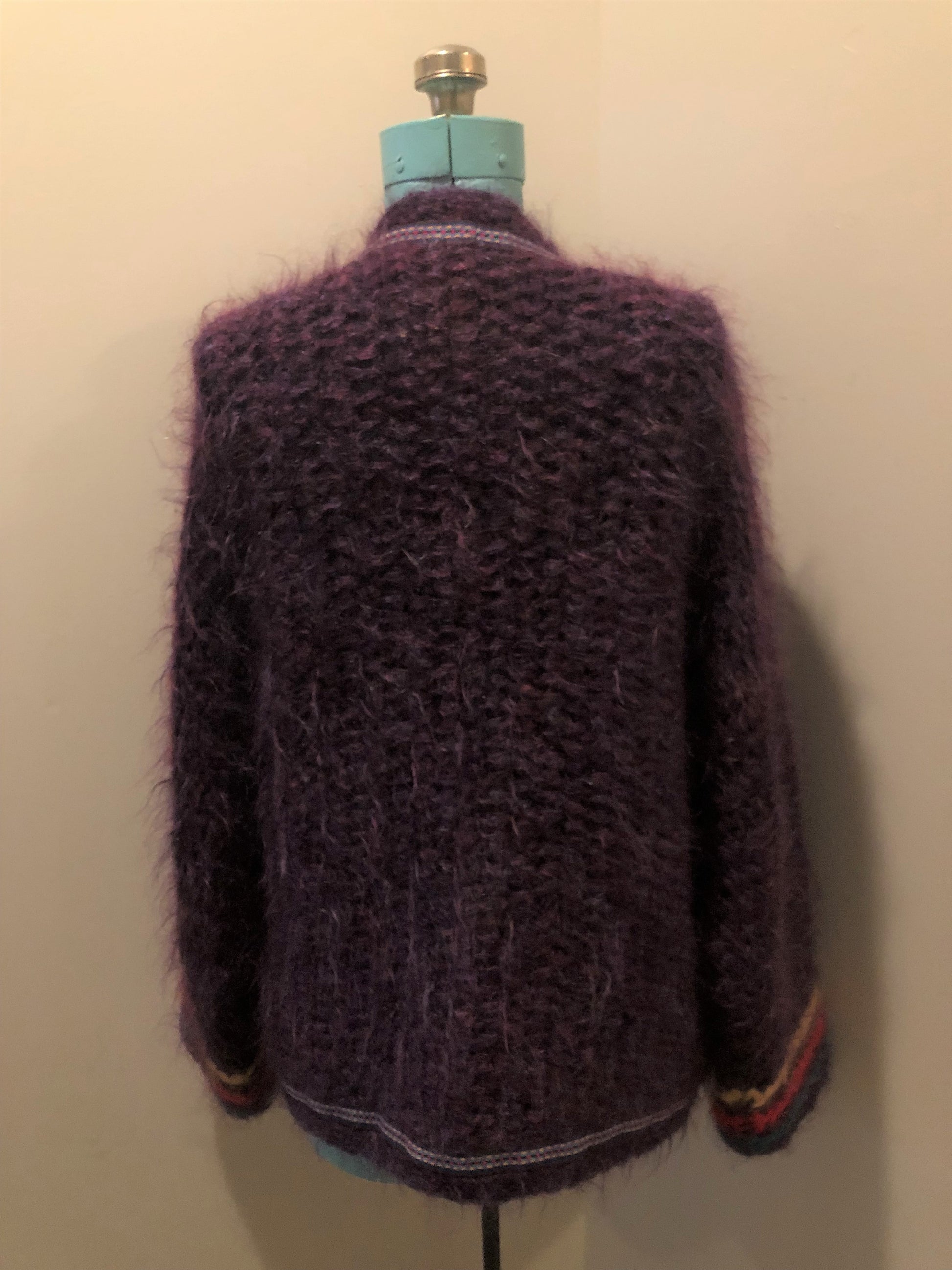 Vintage Pangnirtung Inuit handmade 100% wool cardigan in vibrant purples with felt applique designs and colourful embroidered trim. Made in Canada. - Kingspier Vintage