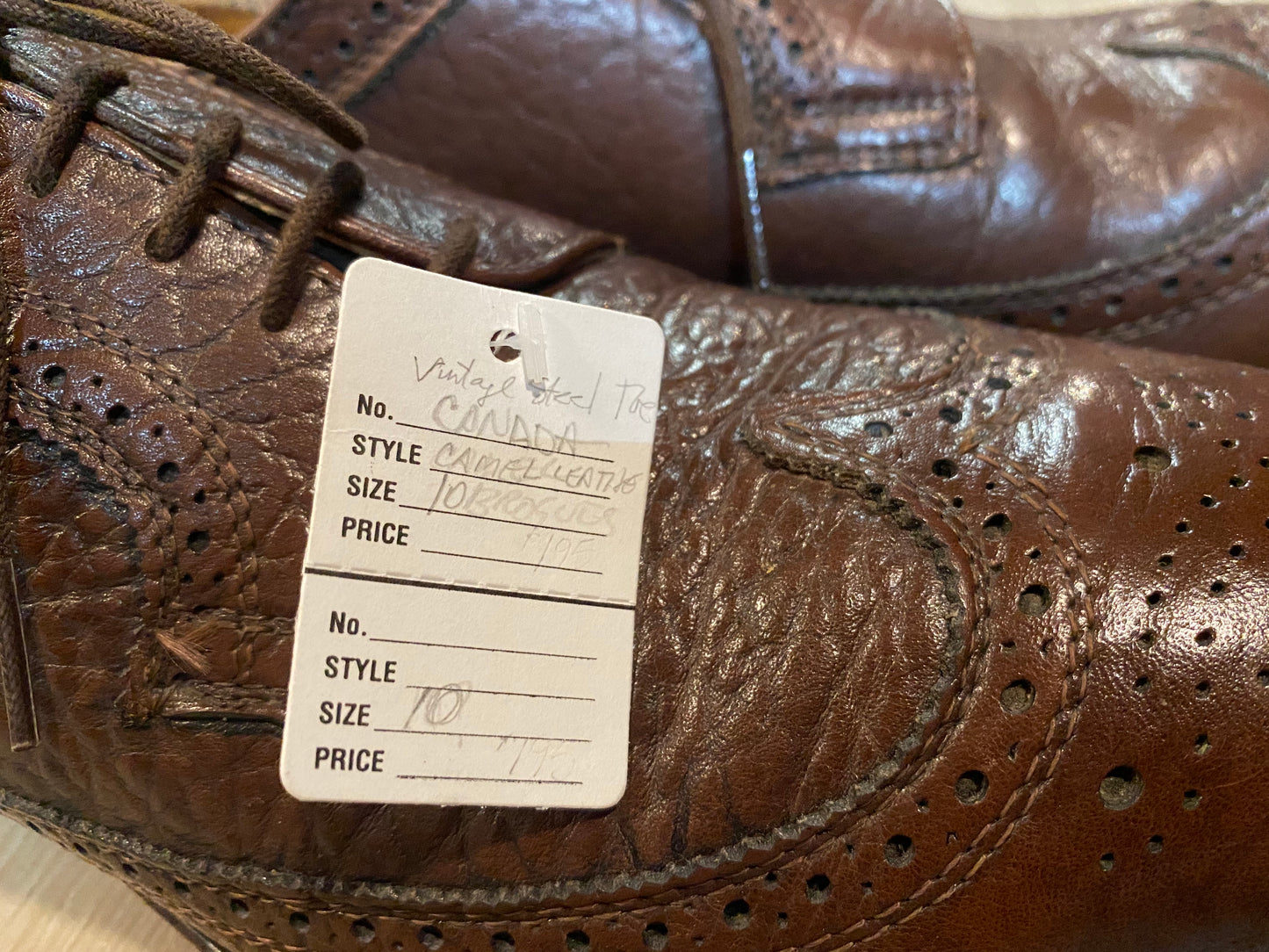 Kingspier Vintage - Brown Steel Toe Camel Skin Texture Leather Full Brogue Wingtip Derbies by Seco - Sizes: 11M 13W 44EURO, Made in Canada, eather Soles, Armotred Heels Made with Dupont Hypalon