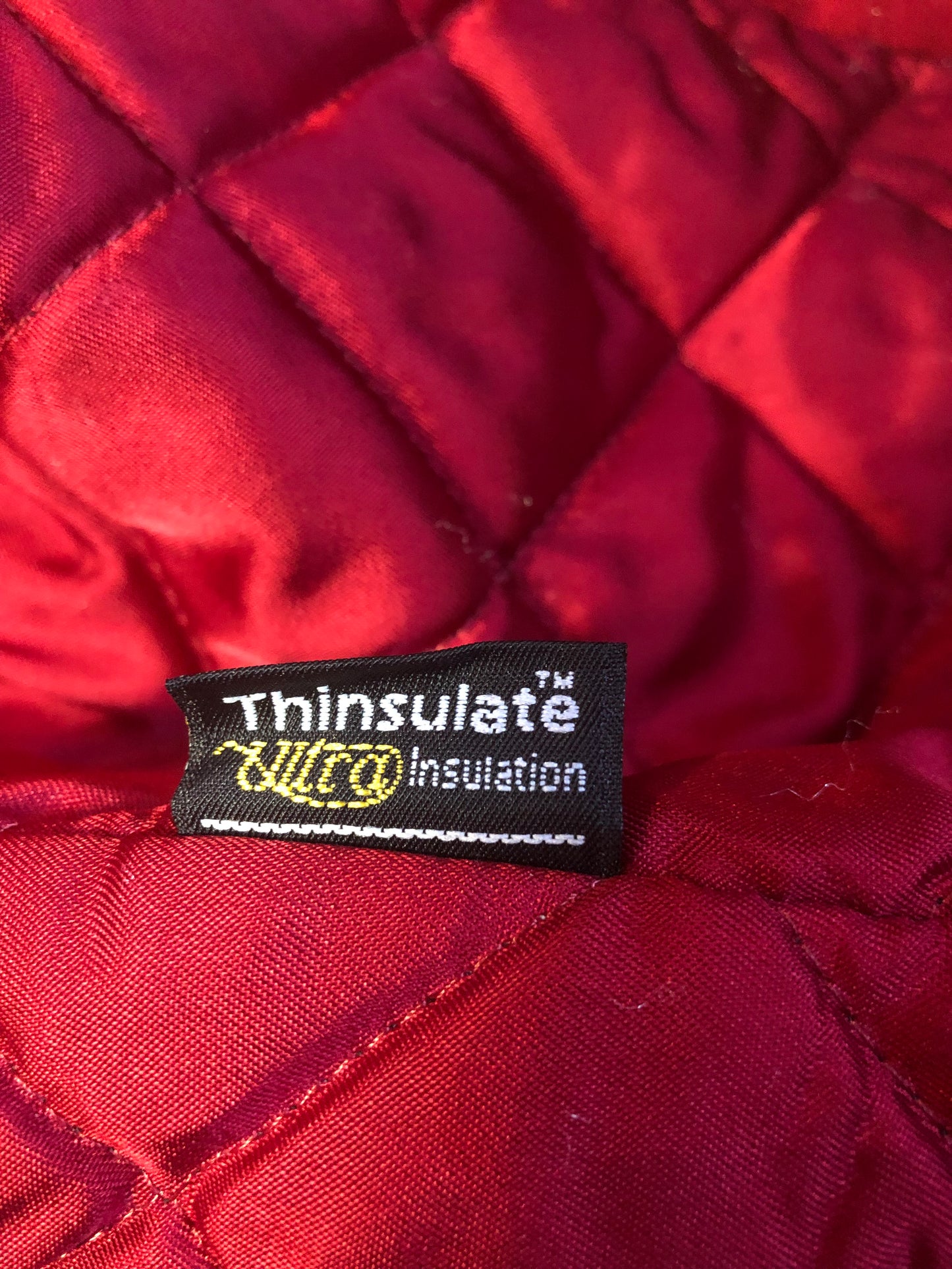 LL Bean red 100& wool duffle coat with suede loops and wooden toggles, zipper closure, detachable hood, the top of the lining is a lambs wool blend and the bottom is quilted with thinsulate, Made in USA. Size 10 womens - Kingspier Vintage