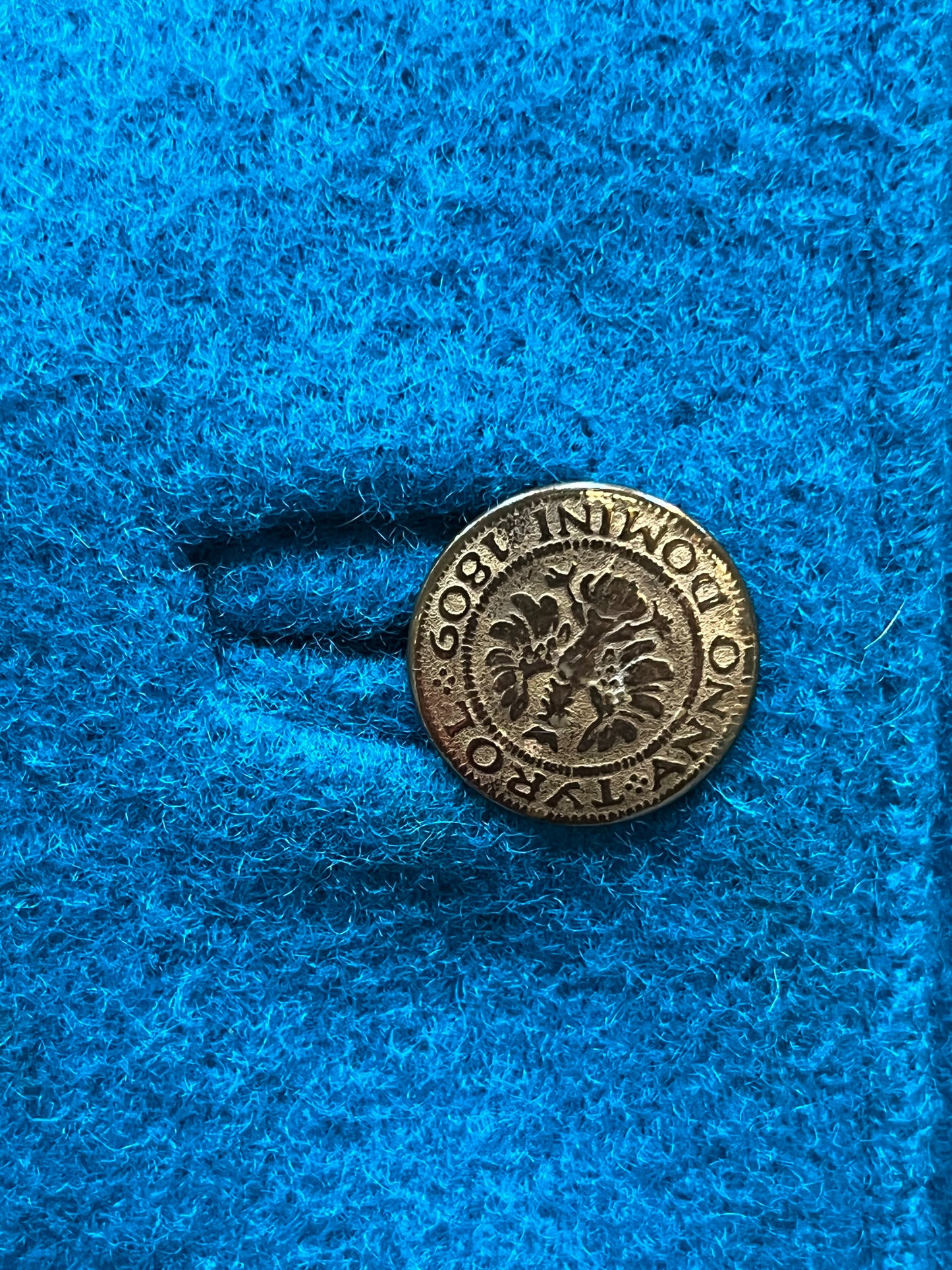 Vintage Cousin Smoothy’s Canadiana Teal Cardigan with Tyrol Anno Domini 1809 military button closures (The Tyrolean Rebellion of 1809) and embroidered detail trim.
Made in Canada
Size Medium