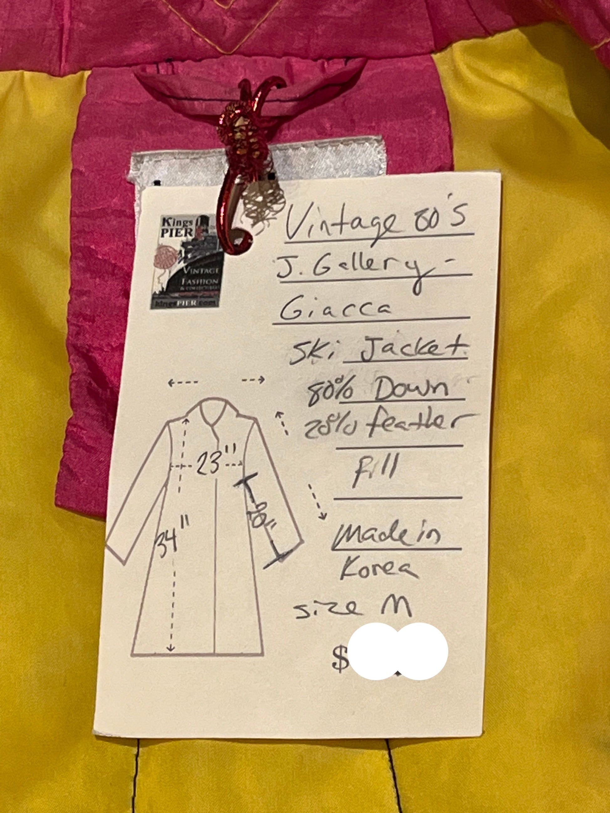 Vintage 80’s J.Gallery/ Giacca down-filled ski jacket with fun and bold colour-blocking design, zipper closure and multiple zip and flap pockets.
Shell - 85% polyester/ 35% cotton
Fill - 80% duck down/ 20% waterfowl feather
Made in Korea
Size Medium