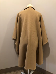 Kingspier Vintage - Camel coloured cape with attached scarf, zipper closure, pockets and inside pockets.