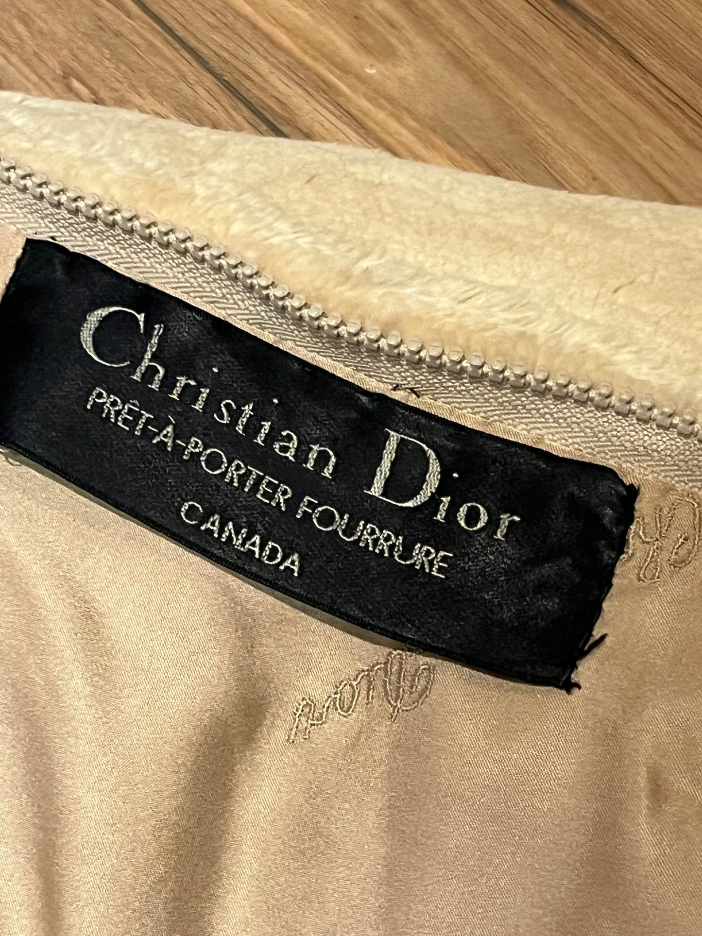 Very Rare Vintage Christian Dior beige shorn beaver shearling jacket with zipper closure, two front pockets and a knit trim.
Shoulder to shoulder - 17”
Shoulder to wrist - 20”
Armpit to armpit - 27”
Front length -
Hem - 17”
*Flat lay measurements.
This coat is in excellent condition, zipper pull has a bit of damage which is shown in pictures.