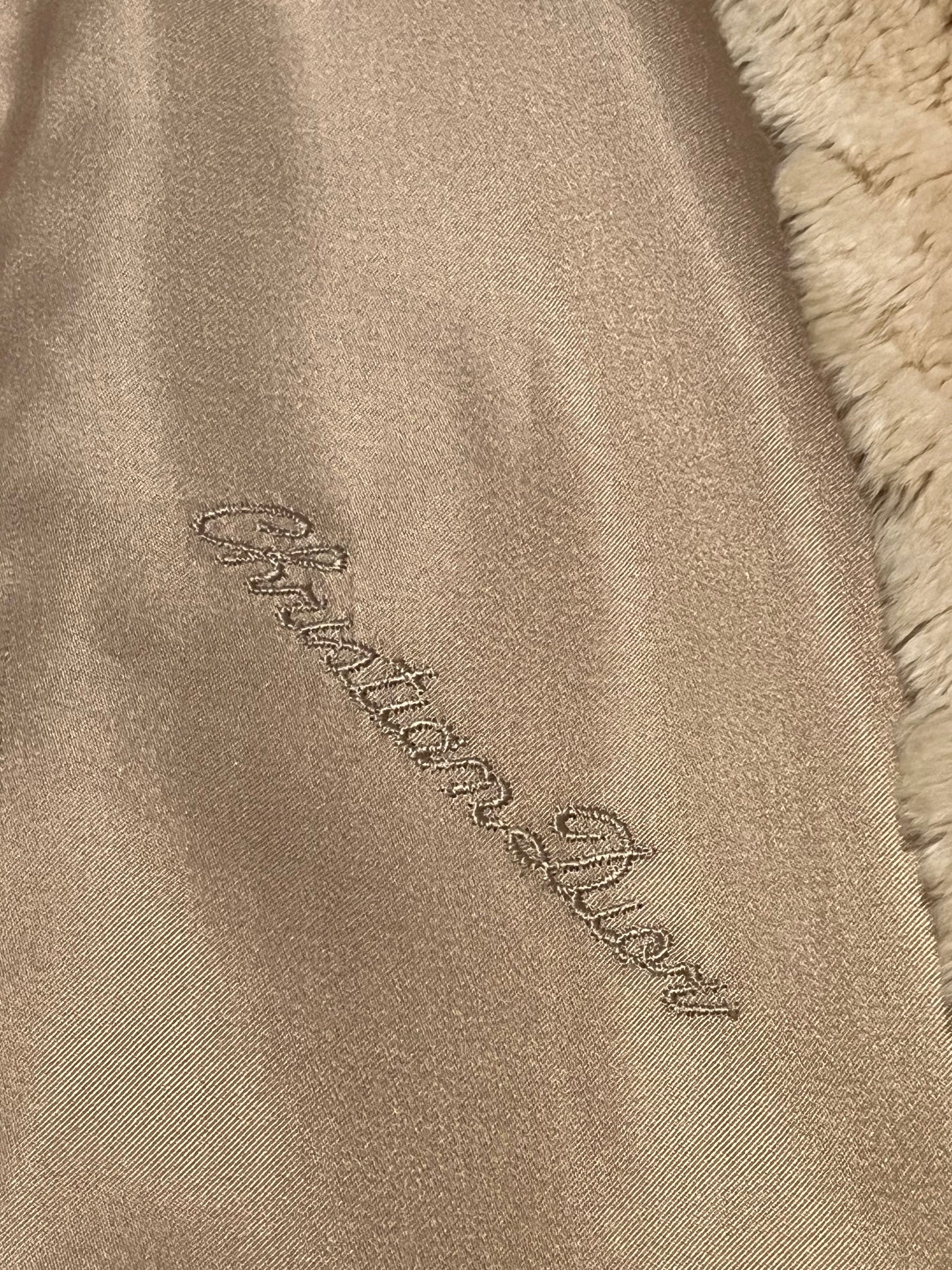 Very Rare Vintage Christian Dior beige shorn beaver shearling jacket with zipper closure, two front pockets and a knit trim.
Shoulder to shoulder - 17”
Shoulder to wrist - 20”
Armpit to armpit - 27”
Front length -
Hem - 17”
*Flat lay measurements.
This coat is in excellent condition, zipper pull has a bit of damage which is shown in pictures.