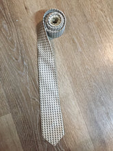 Load image into Gallery viewer, Kingspier Vintage - Bluestone white and black pattern tie. Fibres unknown.

Length: 56.25”
Width: 7.5” 

This tie is in great condition with some slight yellowing.

