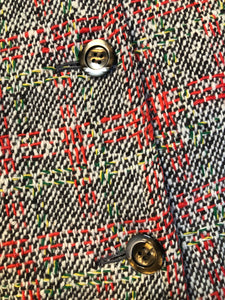 Kingspier Vintage - Vintage Weatherbee “Fashion Original” water resistant coat in white, red, black, yellow and green tweed.

Coat features button closures, two front pockets and a satin lining.

Size Medium.