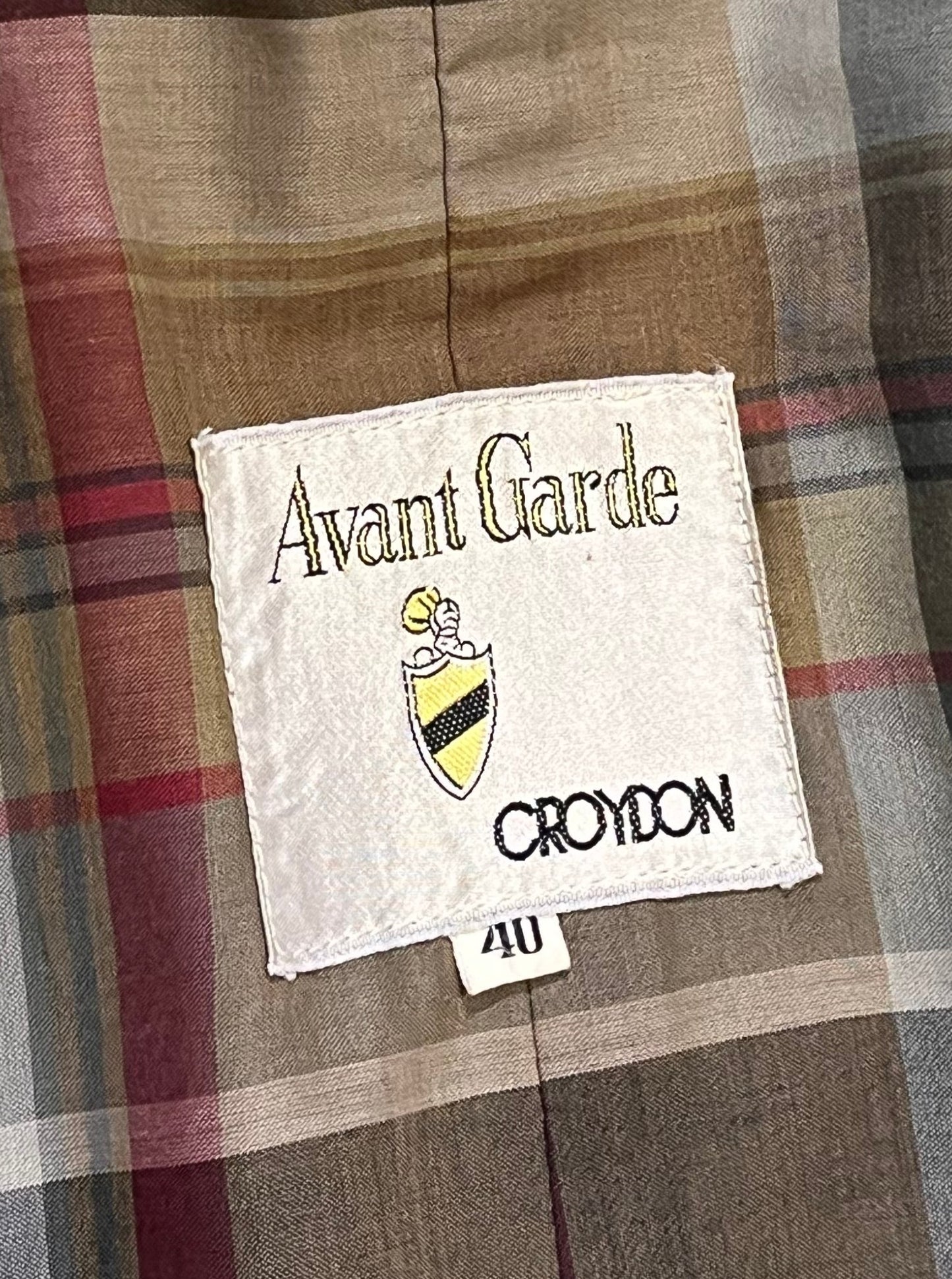 Vintage Croydon Avant Garde Beige Trench Coat with Fortrel Shell (65% polyester/ 35% cotton), button closures and two front pockets.
Size 40