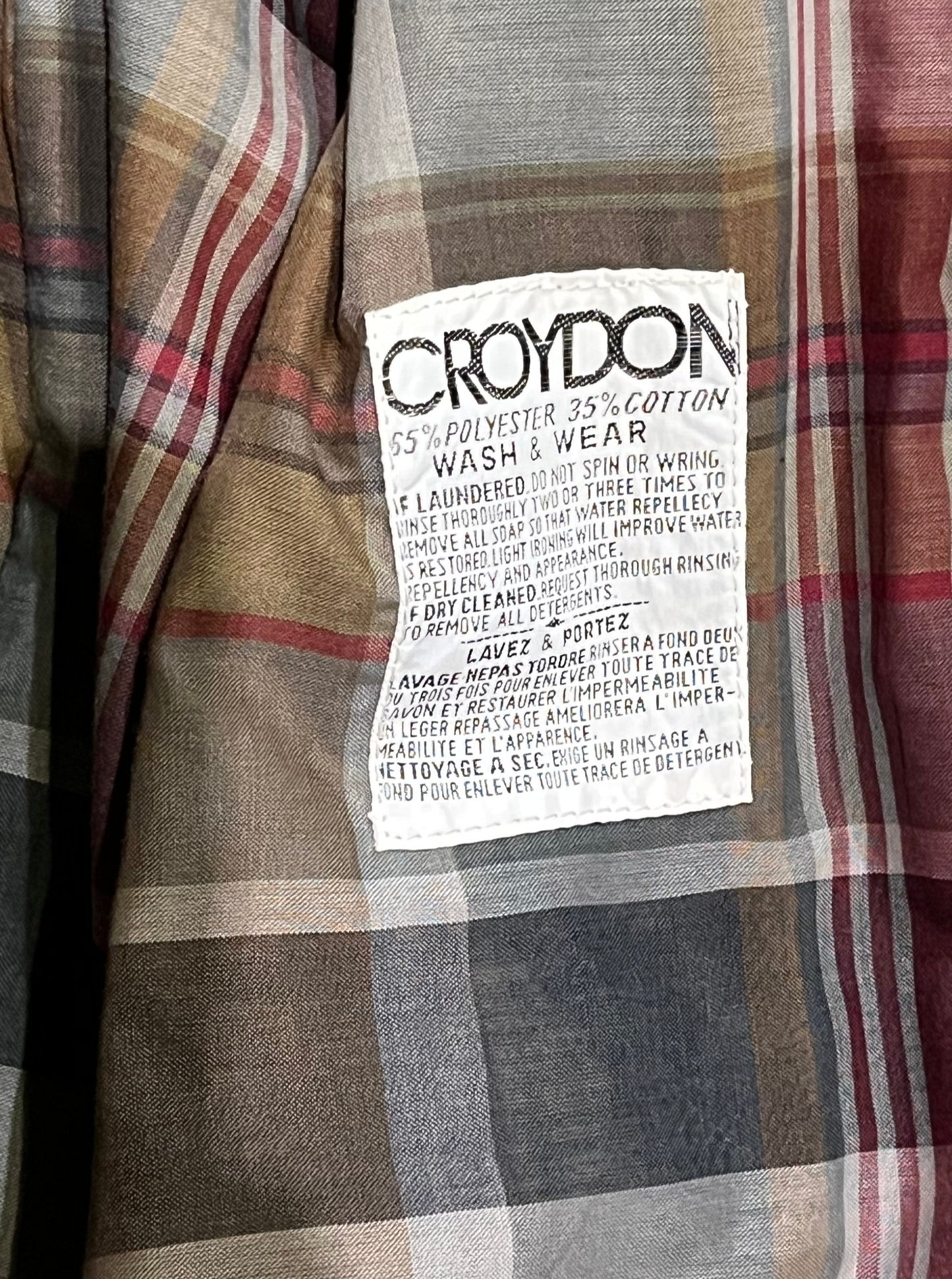 Vintage Croydon Avant Garde Beige Trench Coat with Fortrel Shell (65% polyester/ 35% cotton), button closures and two front pockets.
Size 40