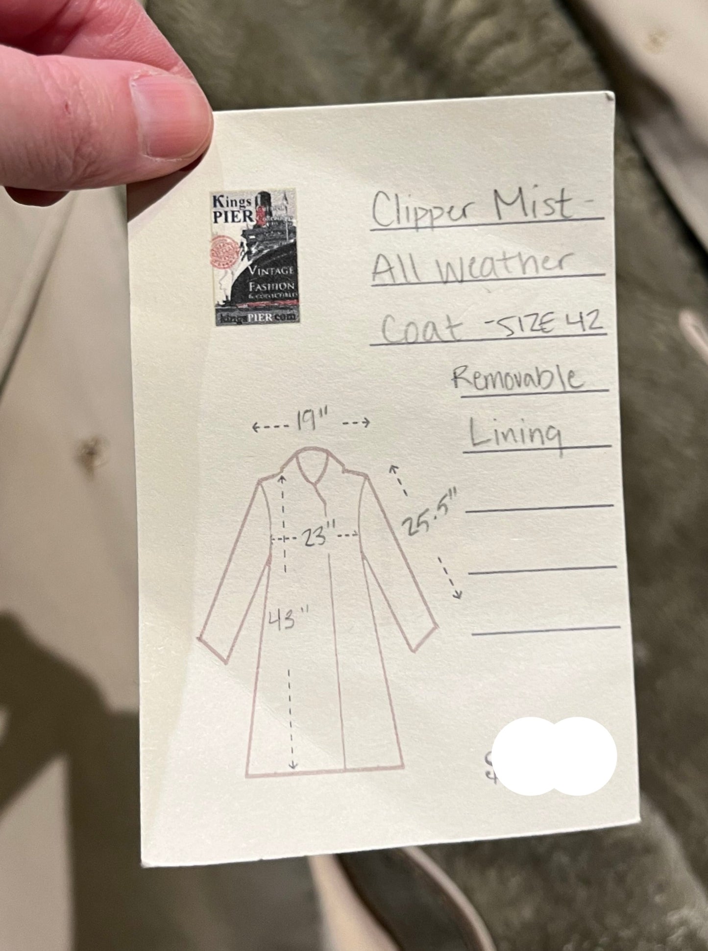 Vintage Clipper Mist All Weather Coat is double breasted with button closures and two front pockets.
Size 42
