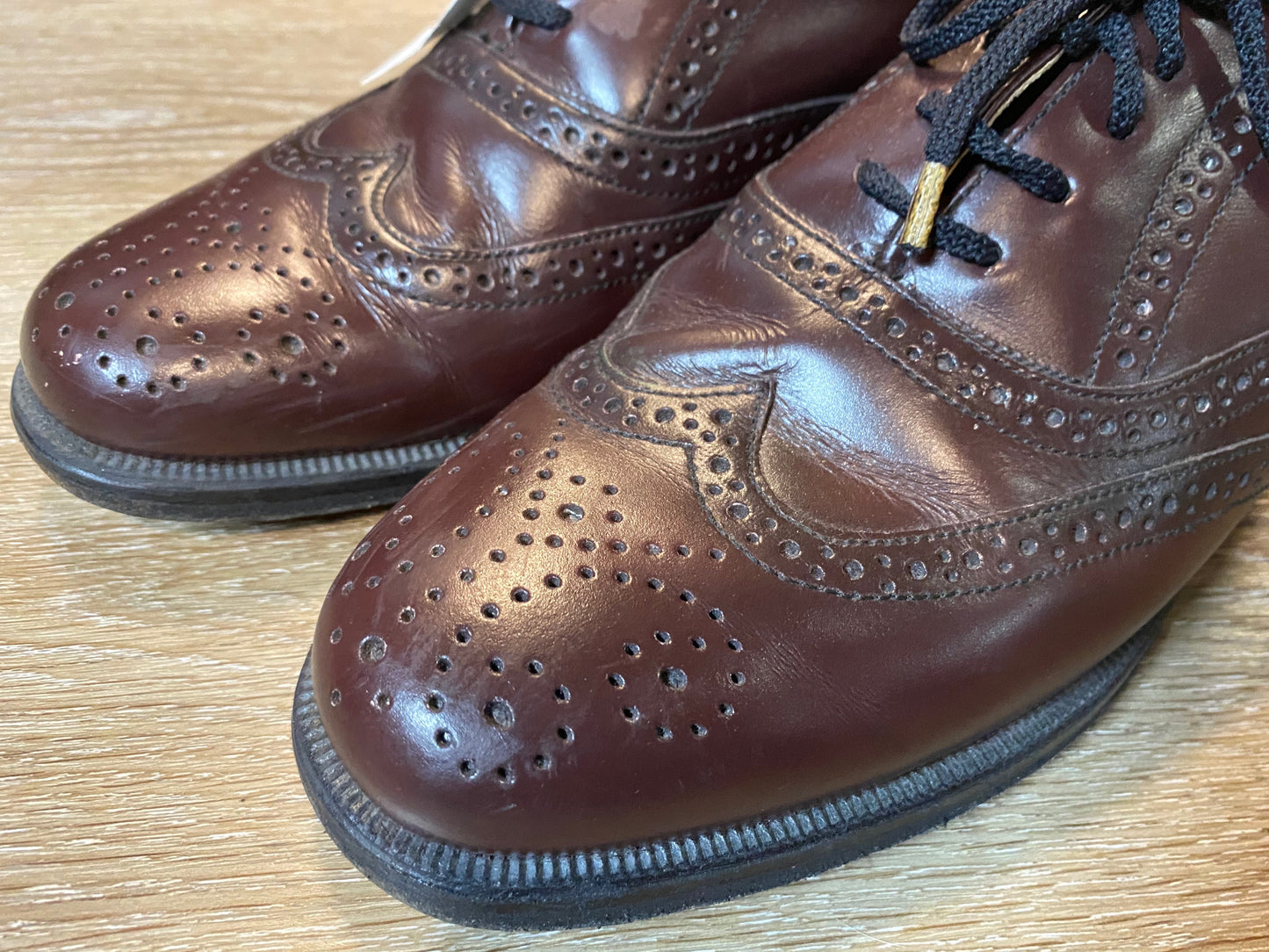 Kingspier Vintage - Burgundy Full Brogue Wingtip Oxfords by Eaton Birkdale - Sizes: 7M 8.5W 39-40EURO, Made in Czechoslovakia, Leather Soles and Rubber Heels
