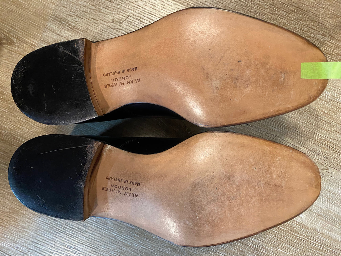 Kingspier Vintage - Black Cap Toe Oxfords by Alan McAfee LTD London W.I.- Sizes: 6M 7.5W 38-39EURO, Made in England, Leather Soles