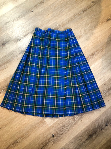 Kingspier Vintage - Bonda Nova Scotia tartan 100% wool kilt with fabric buttons and fringed over skirt. Made in Yarmouth, Nova Scotia, Canada. Size 12.