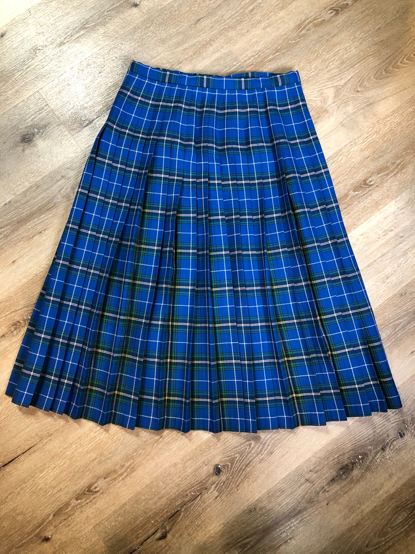 Kingspier Vintage - Bonda Nova Scotia tartan 100% wool kilt with fabric buttons and fringed over skirt. Made in Yarmouth, Nova Scotia, Canada. Size 12.
