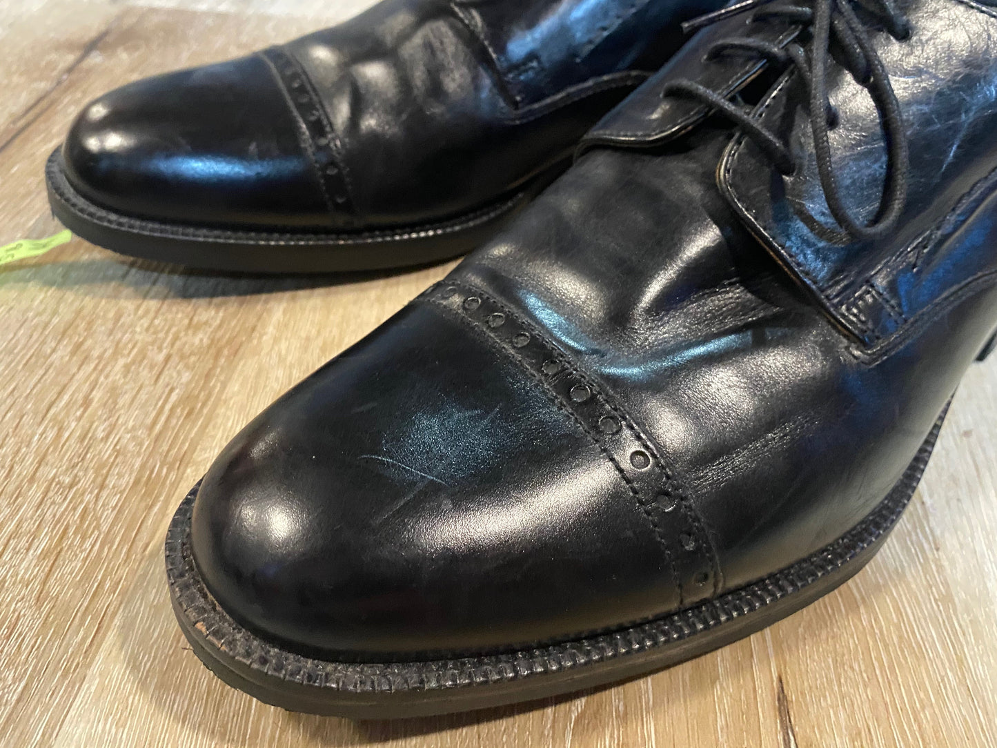 Kingspier Vintage - Black Sheep Skin Quarter Brogue Cap Toe Derbies by Johnston & Murphy Signature Series - Sizes: 8.5M 10.5W 41-42EURO, Made in India, Leather and Rubber Soles