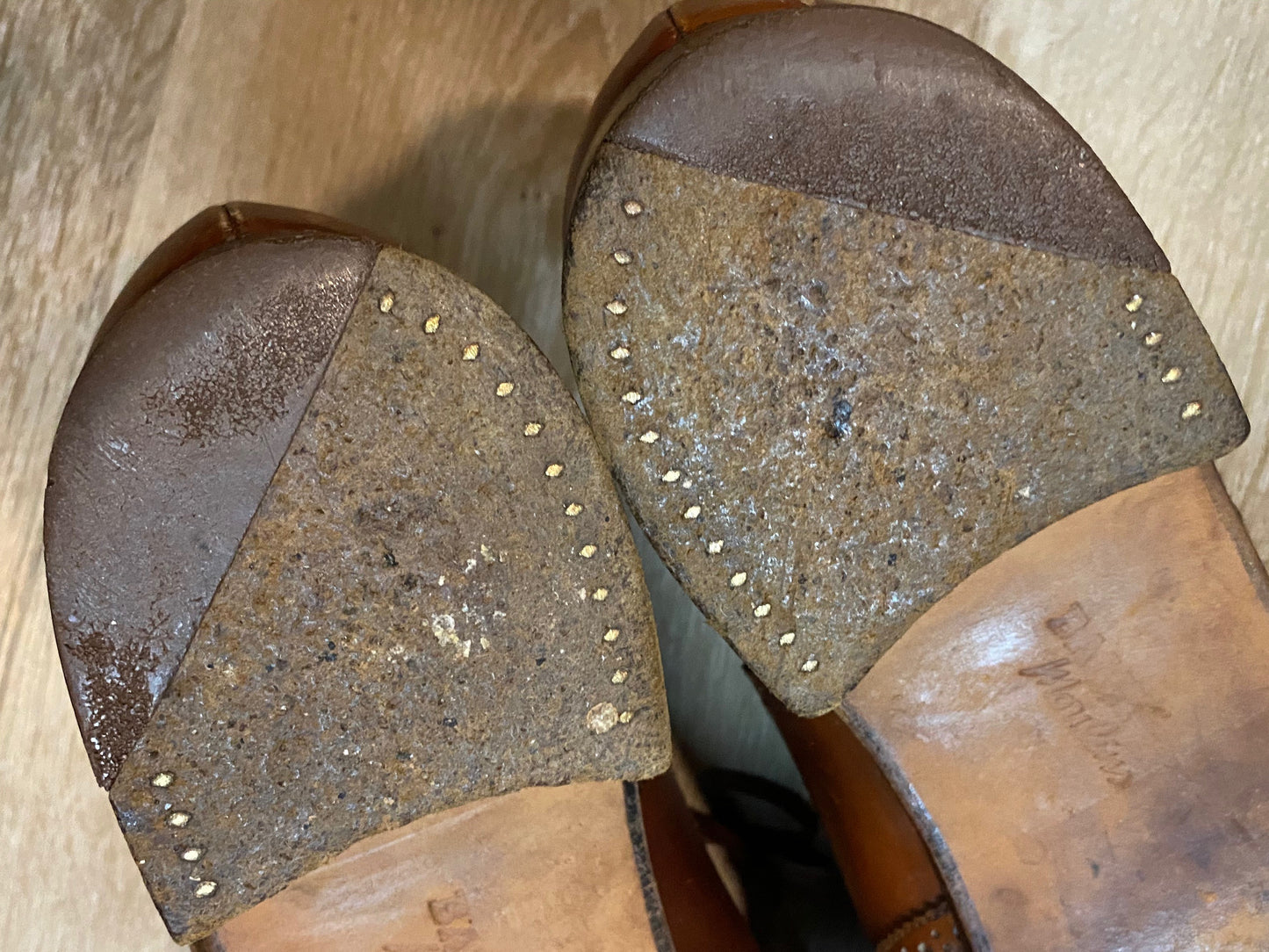 Kingspier Vintage - Brown Full Brogue Wingtip Balmoral Oxfords by Bally Moulins - Sizes: 10.5M 12.5W 43.5EURO, Made in France, Leather Soles, Half Rubber Heels