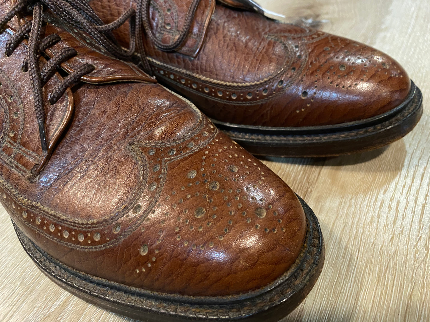 Kingspier Vintage - Brown Full Grain Leather Full Brogue Wingtip Derbies Dack's Bond Street, Sizes: 9.5M 11.5W 42.5EURO, Made in Canada, Leather Soles, Phillips Cushion No Mark Rubber Heels
