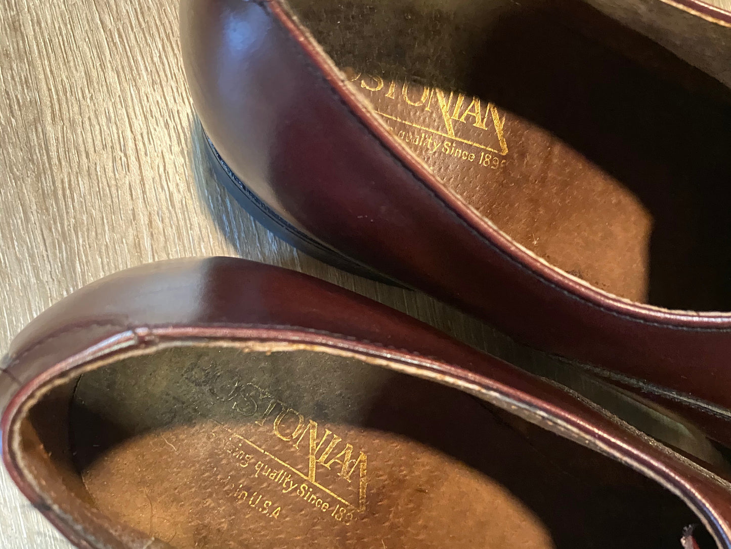 Kingspier Vintage - Burgundy Leather Cap Toe Oxfords by Bostonian - Sizes: 12M 14W 45EURO, Made in USA, Man Made Insoles, Leather Soles, Rubber Heels