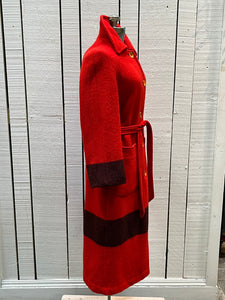 Vintage Shardik Fleece for Rainmaster red and black 100% pure virgin wool coat with belt, button closures, two front patch pockets and a satin lining.

Made in Canada
Chest 35”