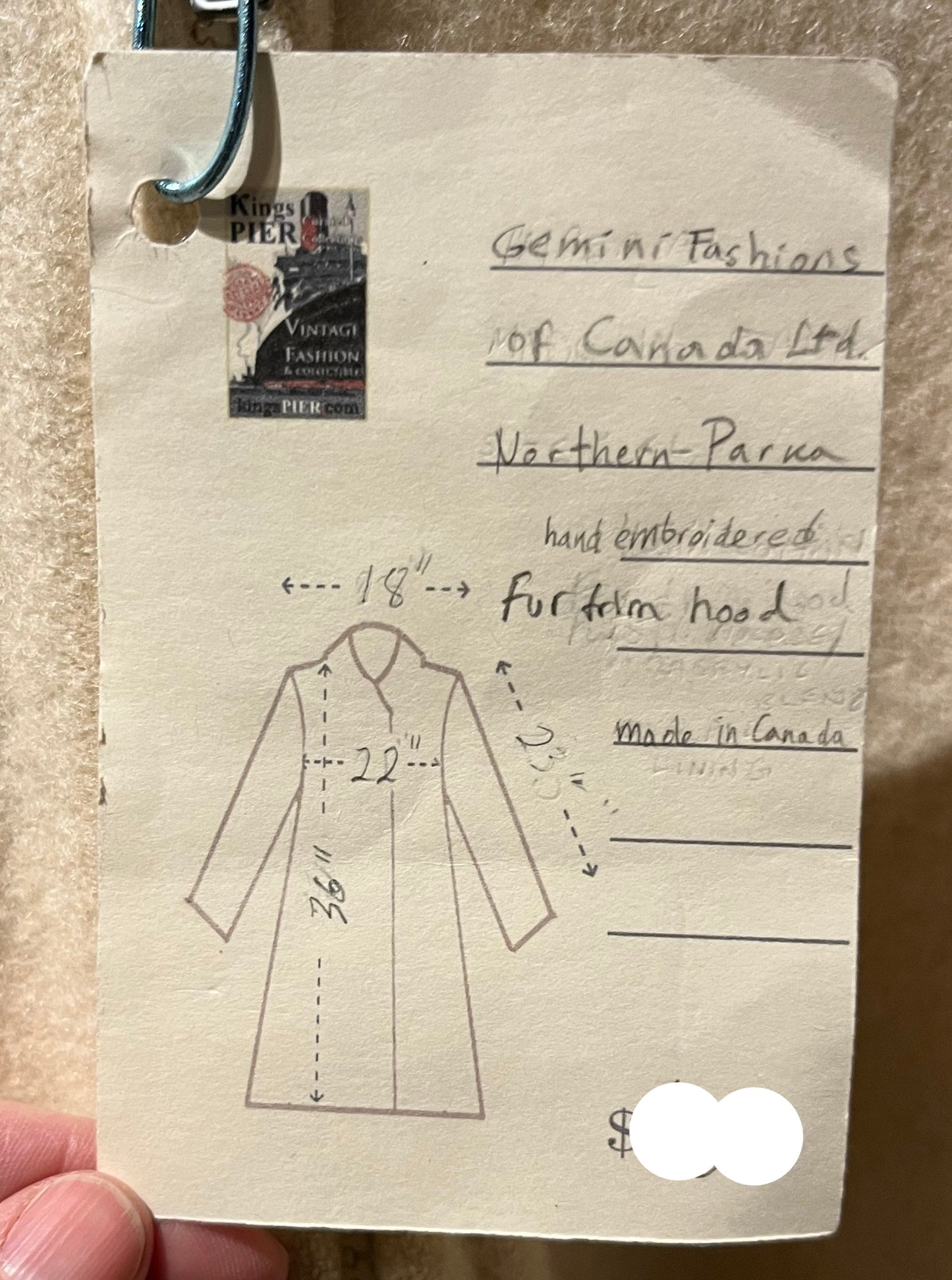 Vintage Gemini Fashions 100% pure virgin wool white northern parka with zipper closer, two front pocket, quilted lining, fox fur trimmed hood and hand embroidered polar bear design
Made in Canada
Chest 44”