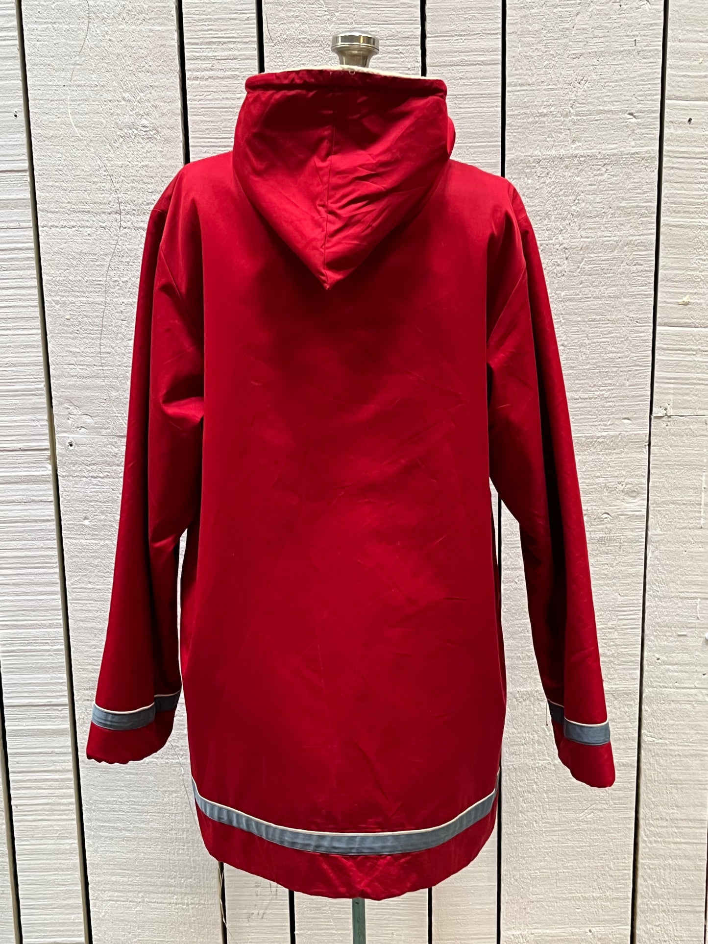 Vintage red northern parka with cotton shell, wool lining, zipper closure and two front pockets.
Chest 44”