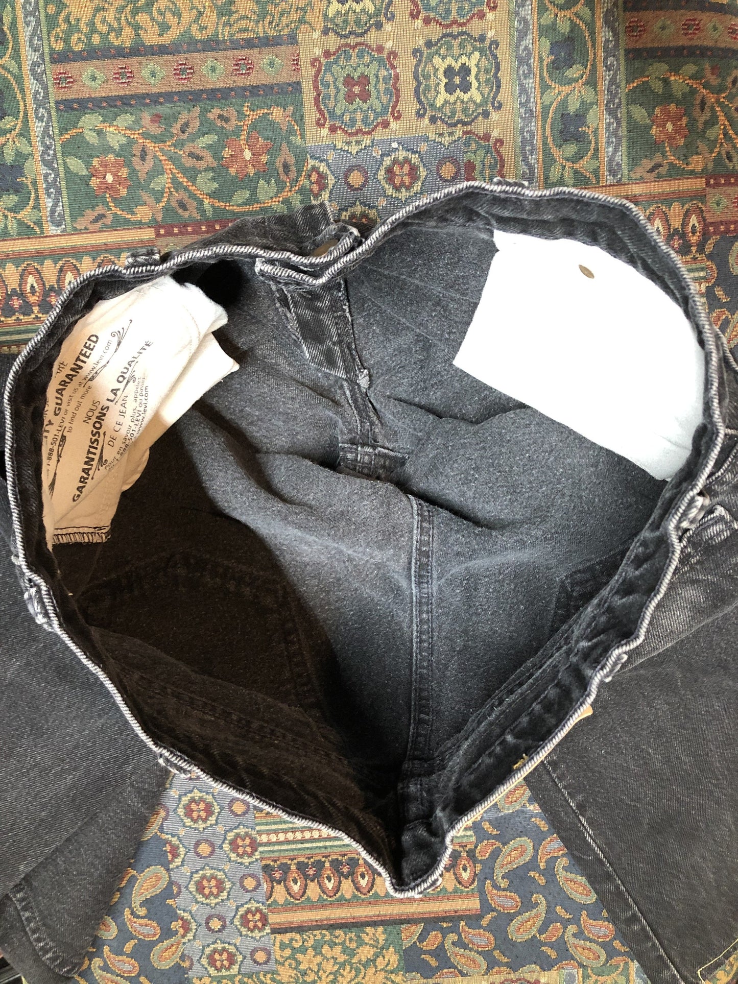 Levi’s 550 - 36”x28” Black Denim Jeans Vintage Red Tab High rise Button fly Tapered leg Tagged 36”x30” 100% Cotton Button stamped “217” Made in Canada - Kingspier Vintage