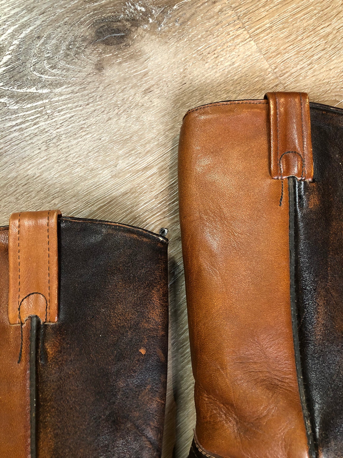 Kingspier Vintage - Vintage Boulet leather square toe cowboy boot with two tone brown leather upper and oil resistant heel. Made in Canada.
Size 7.5 Womens
The leather uppers and soles are in excellent condition.