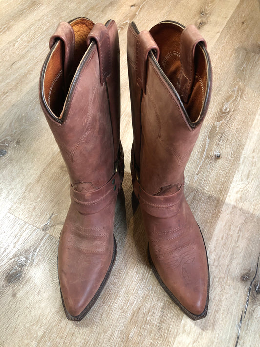 Kingspier Vintage - Double H brown leather motorcycle boots.
Size 8.5 Mens
The uppers and soles are in excellent condition, as new.