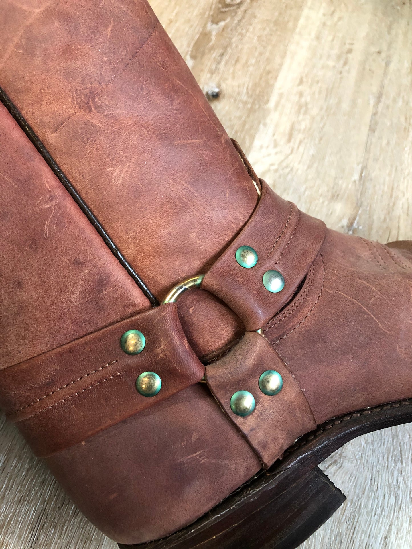 Kingspier Vintage - Double H brown leather motorcycle boots.
Size 8.5 Mens
The uppers and soles are in excellent condition, as new.