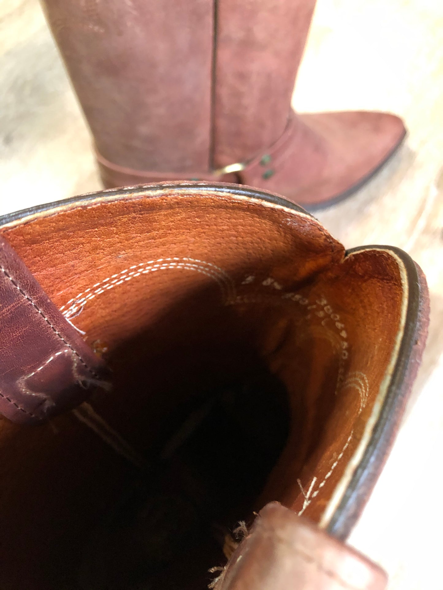 Kingspier Vintage - Double H brown leather motorcycle boots.
Size 8.5 Mens
The uppers and soles are in excellent condition, as new.