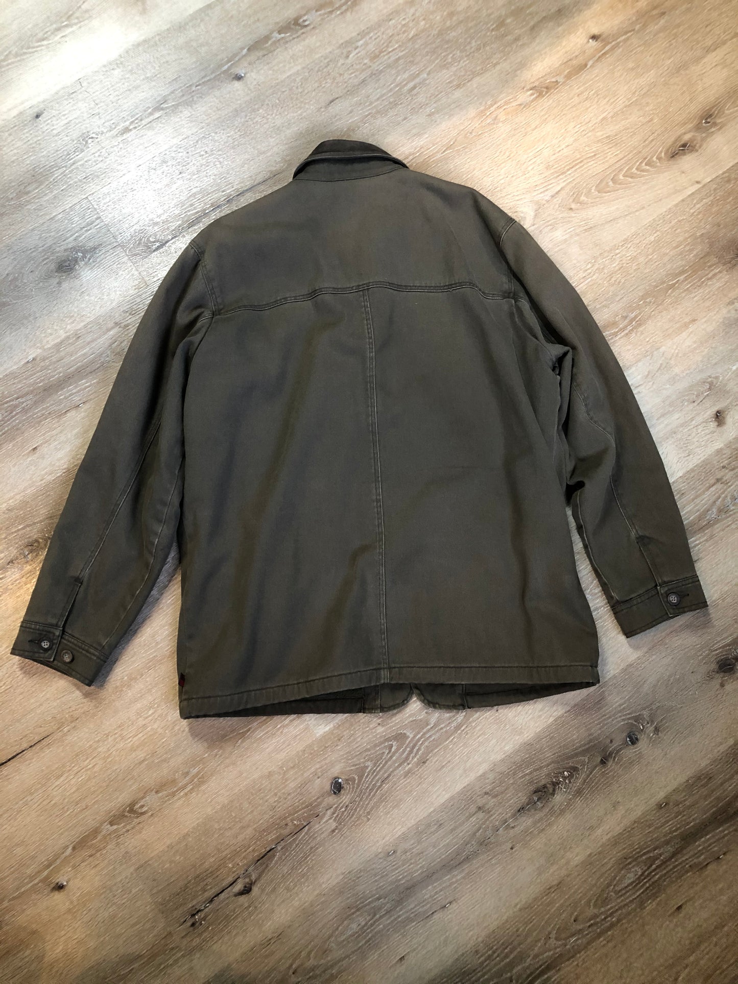 Kingspier Vintage - Woolrich olive green chore jacket features suede collar, flap pockets, hand warmer pockets, zipper and button closures, inside autumn colour striped fleece lining and inside pocket with pencil/ small tool holders. Men’s large.