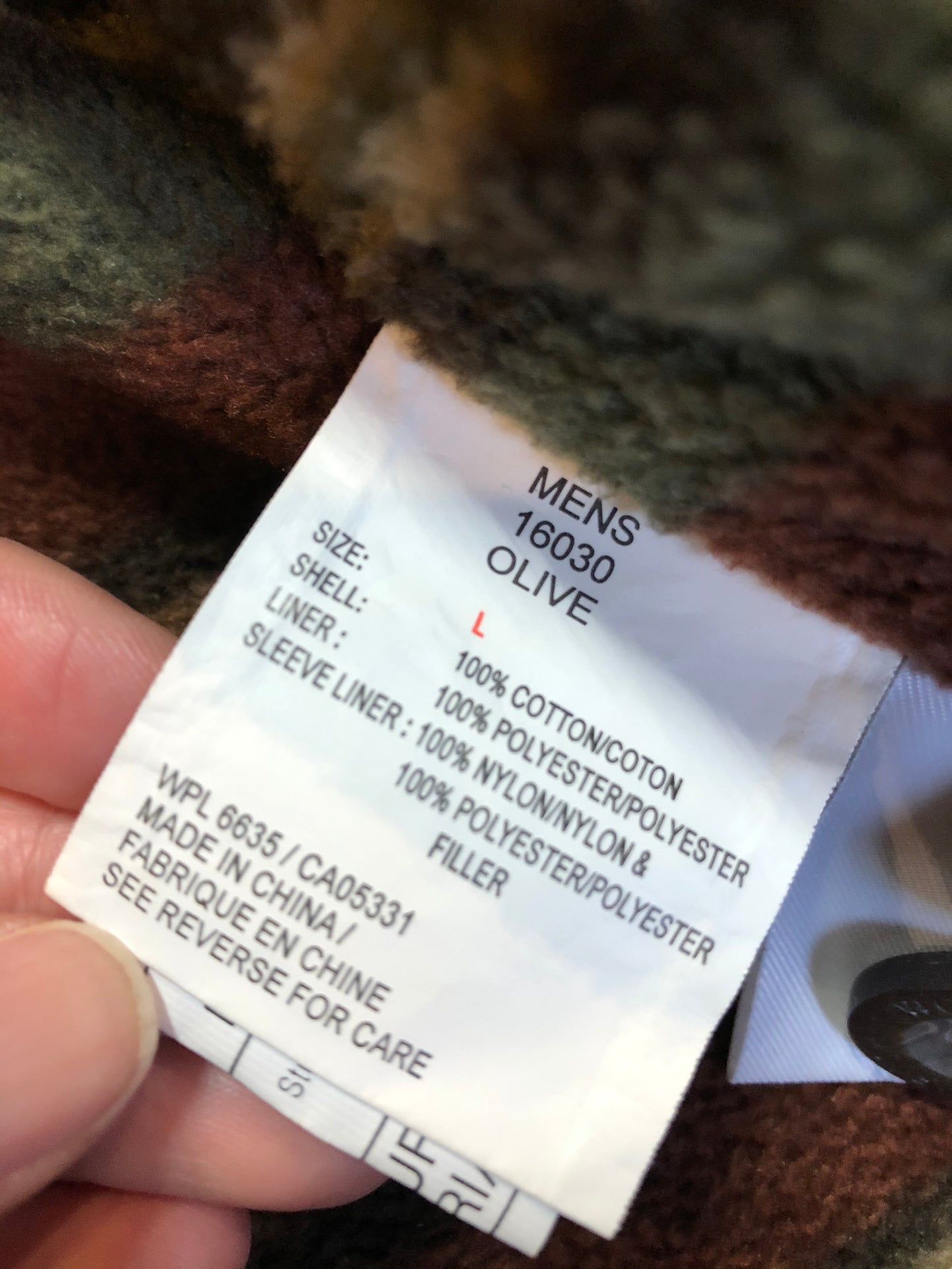Kingspier Vintage - Woolrich olive green chore jacket features suede collar, flap pockets, hand warmer pockets, zipper and button closures, inside autumn colour striped fleece lining and inside pocket with pencil/ small tool holders. Men’s large.