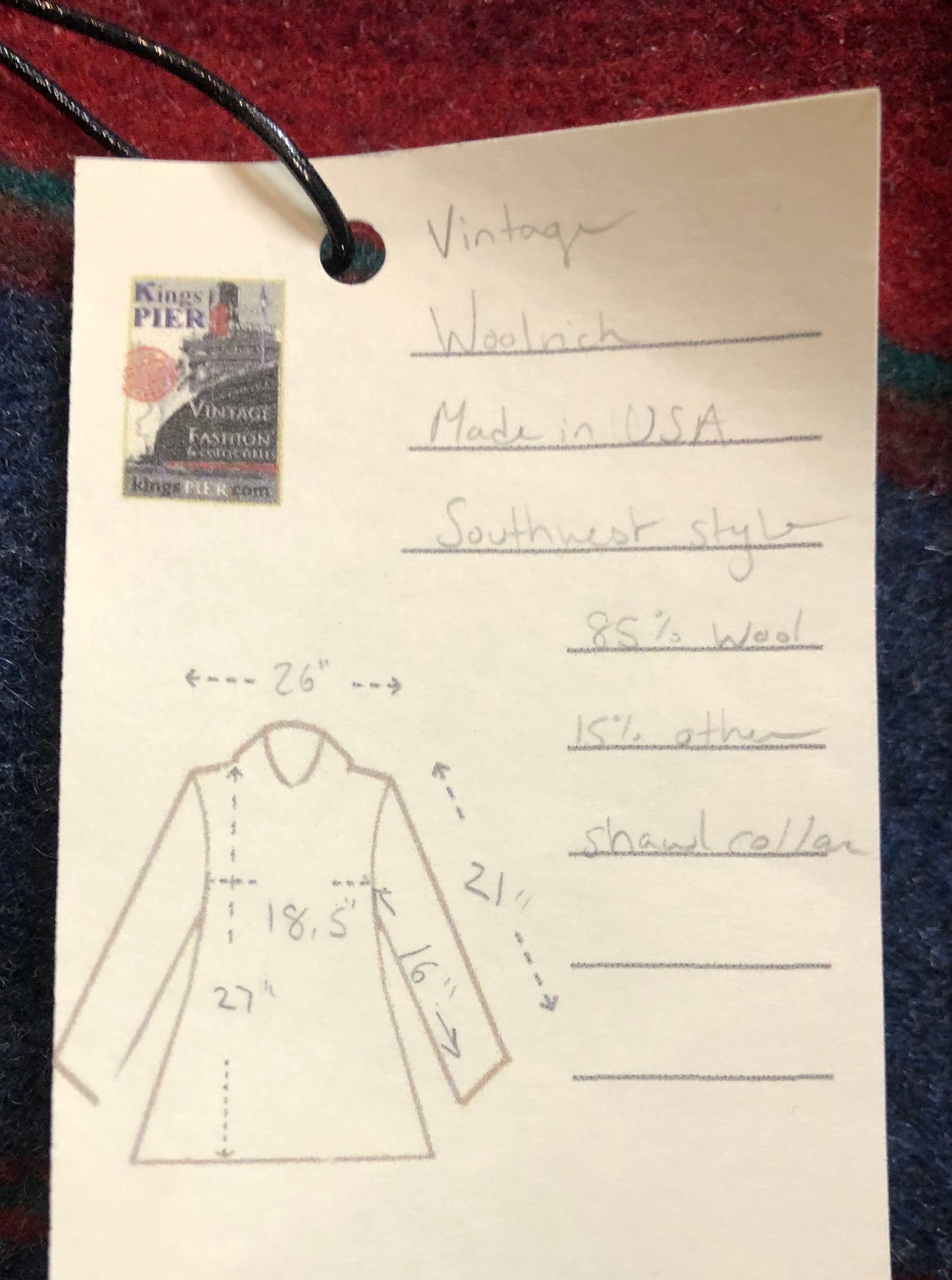 Kingspier Vintage - Vintage Woolrich wool blend jacket with southwest design, shawl collar, button closures and two front pockets. 85% wool/ 15% nylon.
Made in USA.
Size Small.