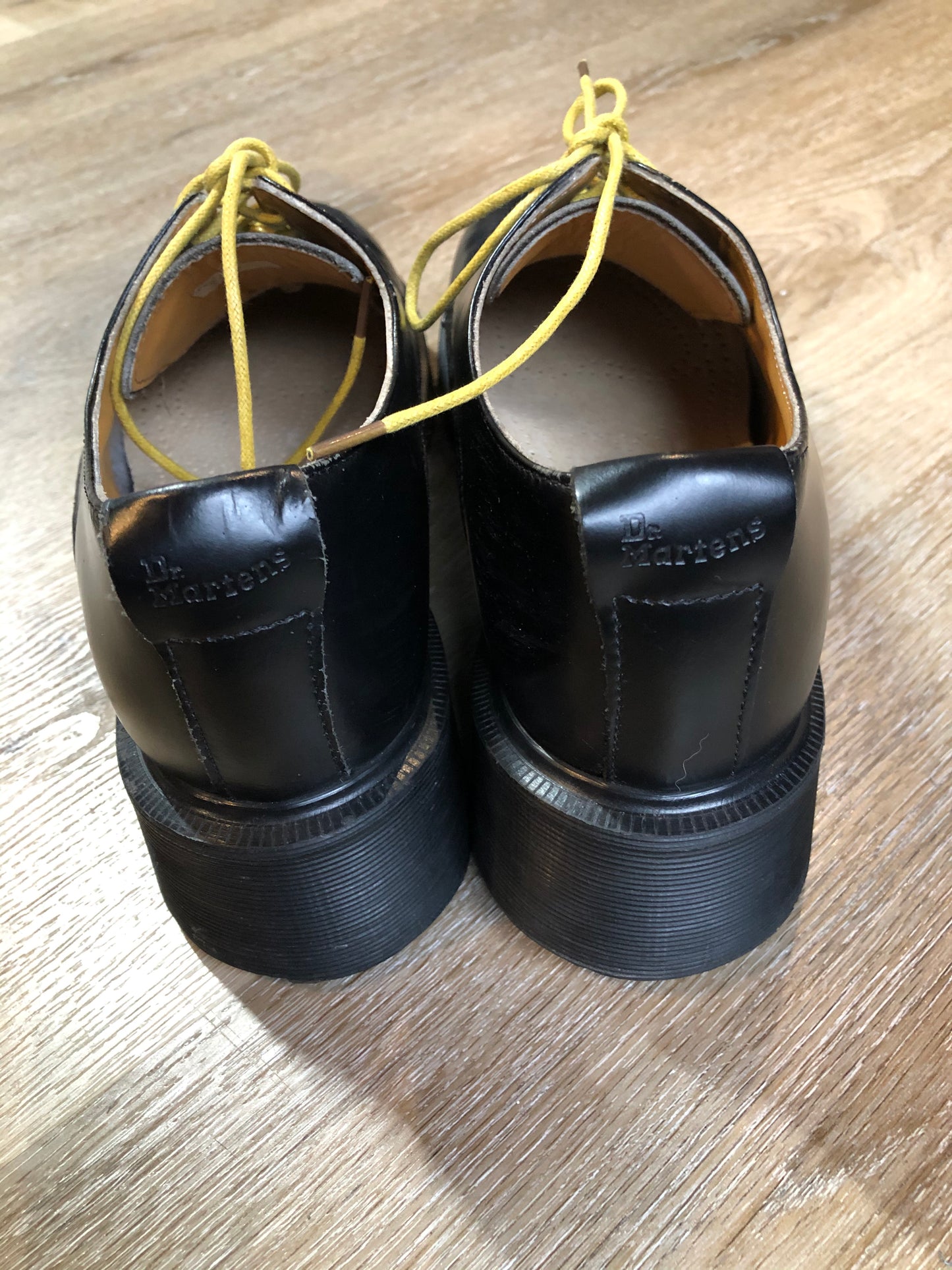 Kingspier Vintage - Doc Martens 8461 black smooth leather 4 eyelet Gibson Shoe with chunky high heel. Made in England.
Size 10 US womens.
*Shoes are in great condition.