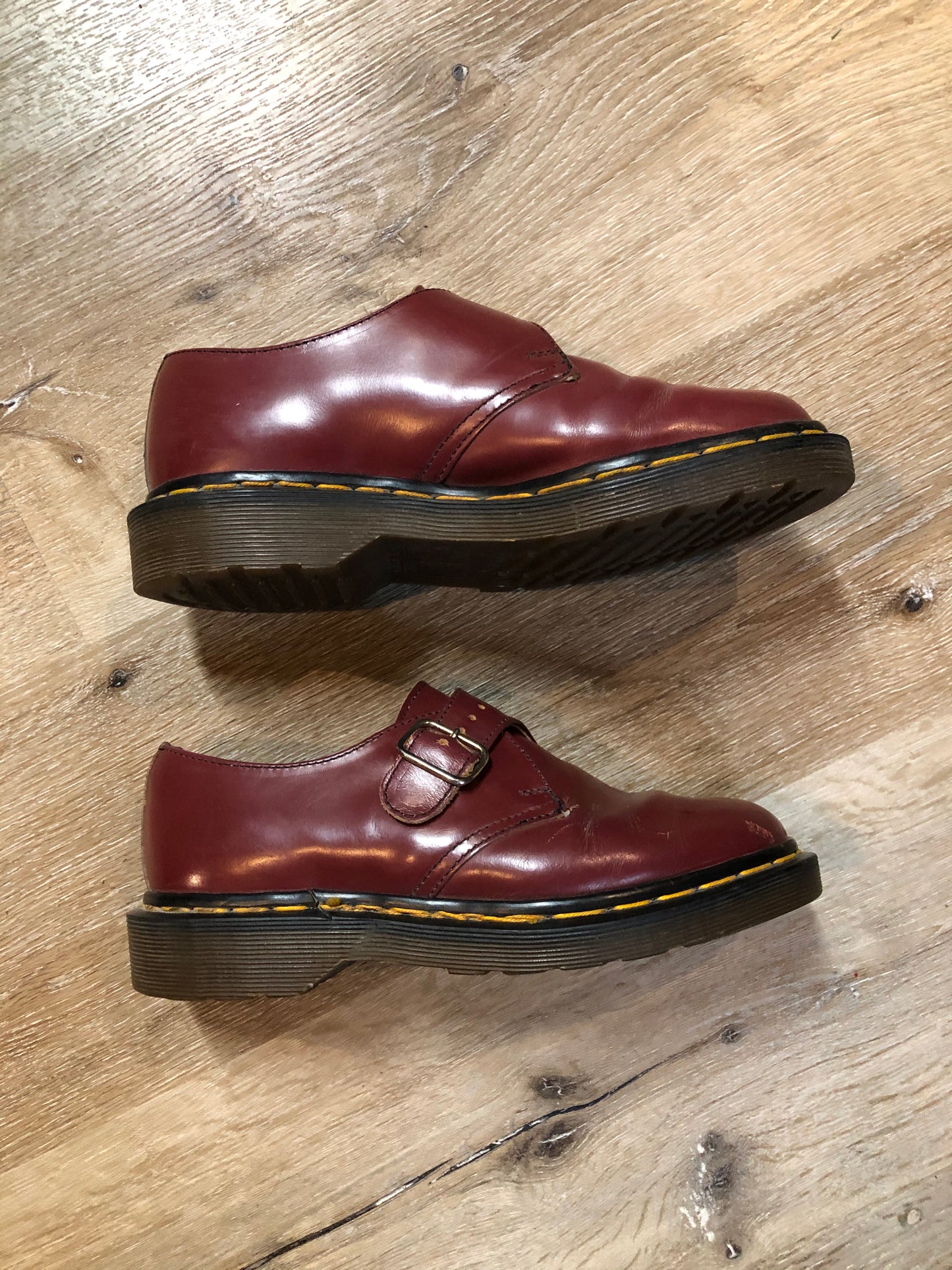 Kingspier Vintage - Vintage Monkstrap Doc Martens in Oxblood
Made in UK
Size UK 3.5, US W 5.5
*As this is a vintage item there are some slight signs of wear. Overall they are in fantastic condition!