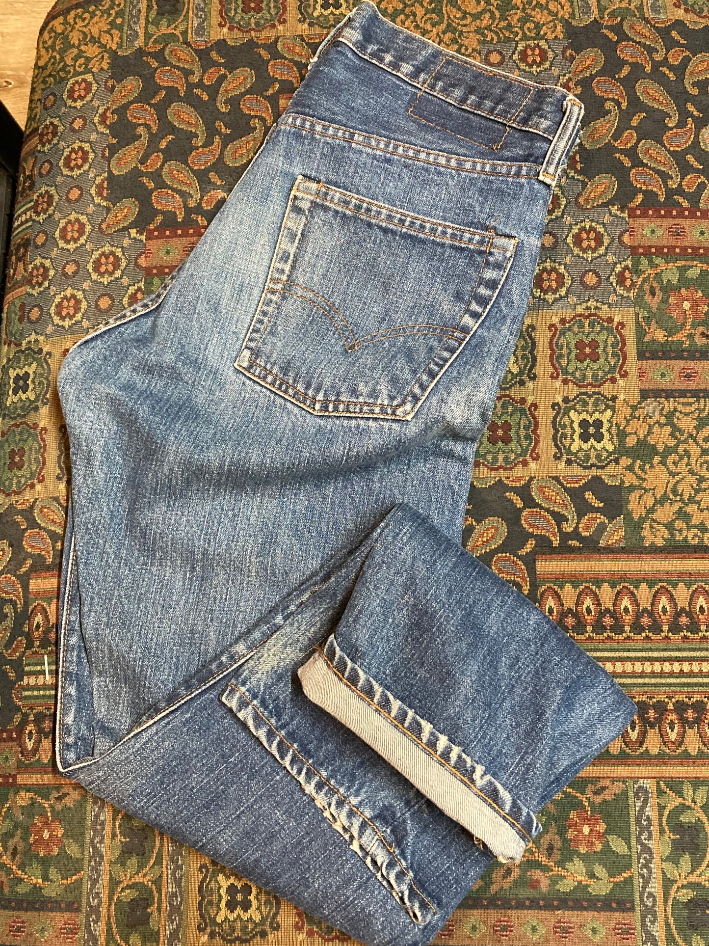 Levi’s 505 Denim Jean - 31”x31” Vintage Red Tab Mid rise Zip fly Straight leg. Medium wash Tags removed Worn in Netflix’s “The Sinner” Made in USA - Kingspier Vintage
