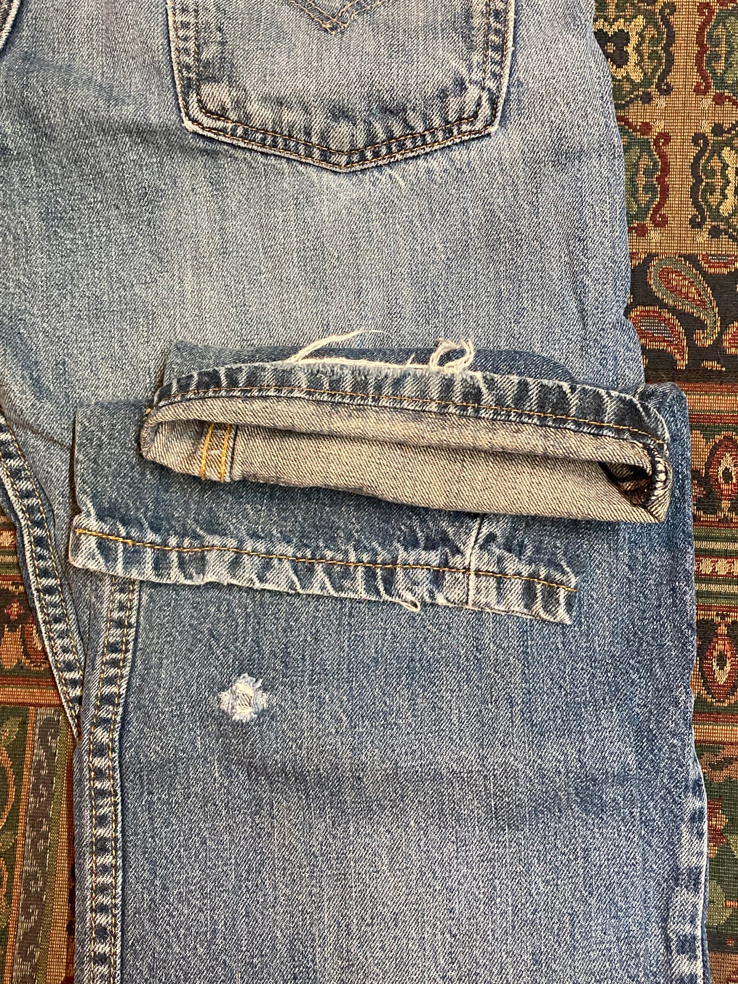 Levi’s 514 - 32”x31 Denim Jeans  Vintage Red Tab  Lower rise  Zip fly  Straight leg  Lighter wash  100% cotton  labeled 32”x30”  Made in Mexico -  Kingspier vintage