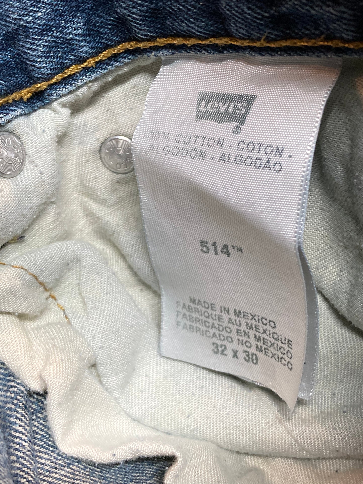 Levi’s 514 - 32”x31 Denim Jeans  Vintage Red Tab  Lower rise  Zip fly  Straight leg  Lighter wash  100% cotton  labeled 32”x30”  Made in Mexico -  Kingspier vintage