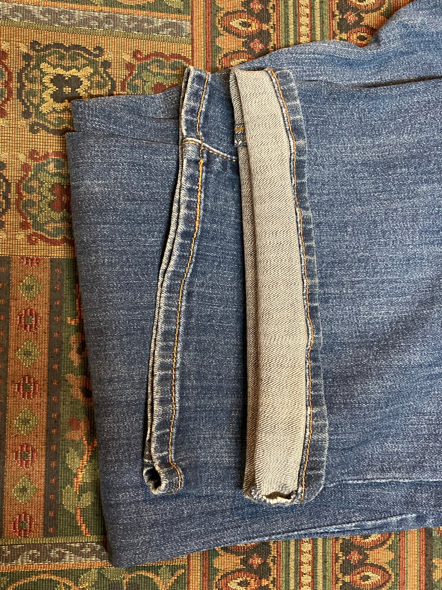 Levi’s 415 - Classic Boot Cut - 37”x30.5”, Size 16 Sits below waist Classic boot cut leg 99^ cotton/ 1% elastane Medium wash Made in Pakistan - Kingspier Vintage