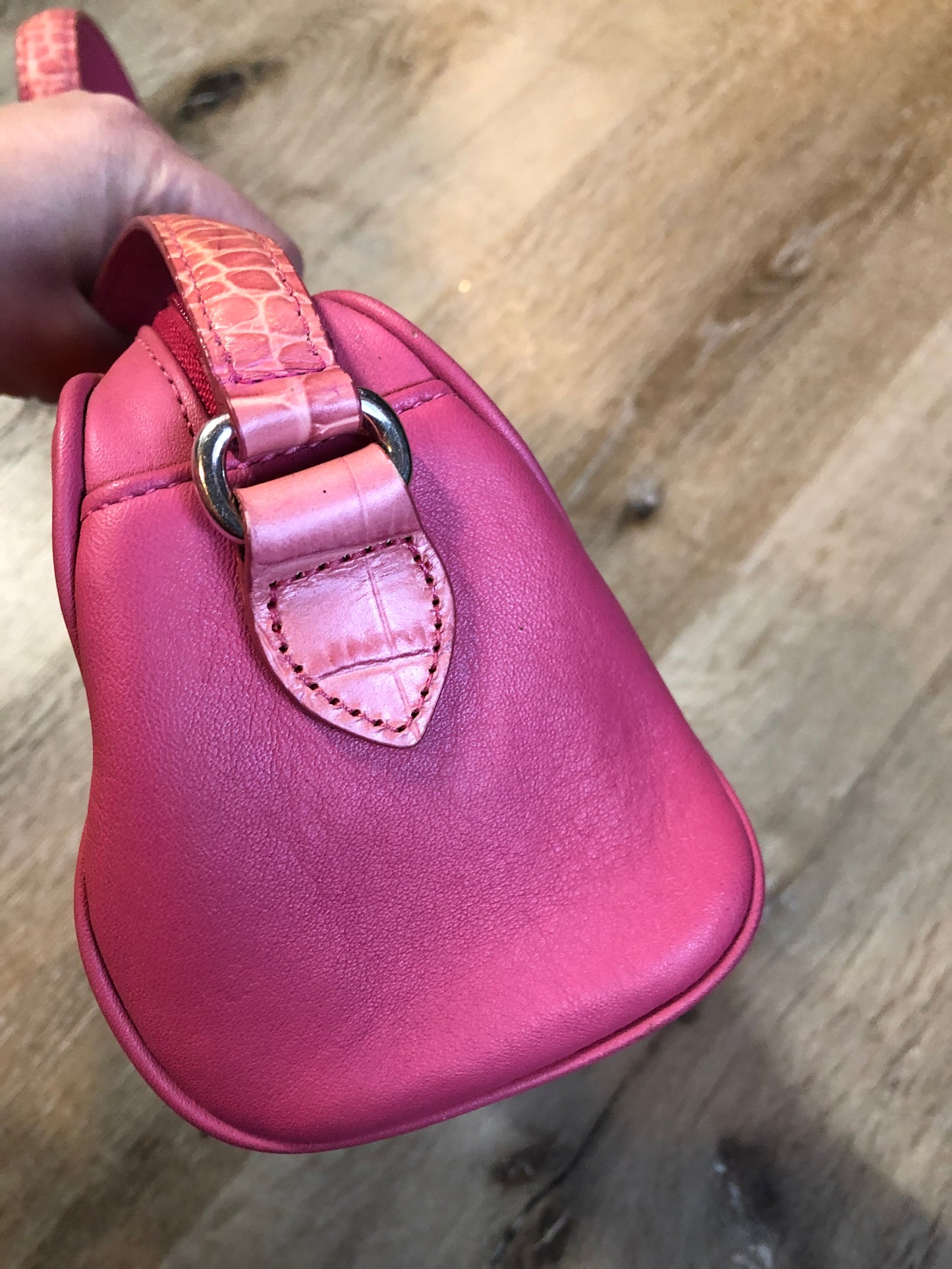 Kingspier Vintage - Brighton bubble gum pink leather handbag with leather croc-embossed details, heart motifs and colourful stripe lining.
