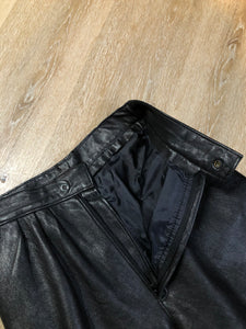 Kingspier Vintage - Black leather highrise pleated pants with tapered leg and front pockets