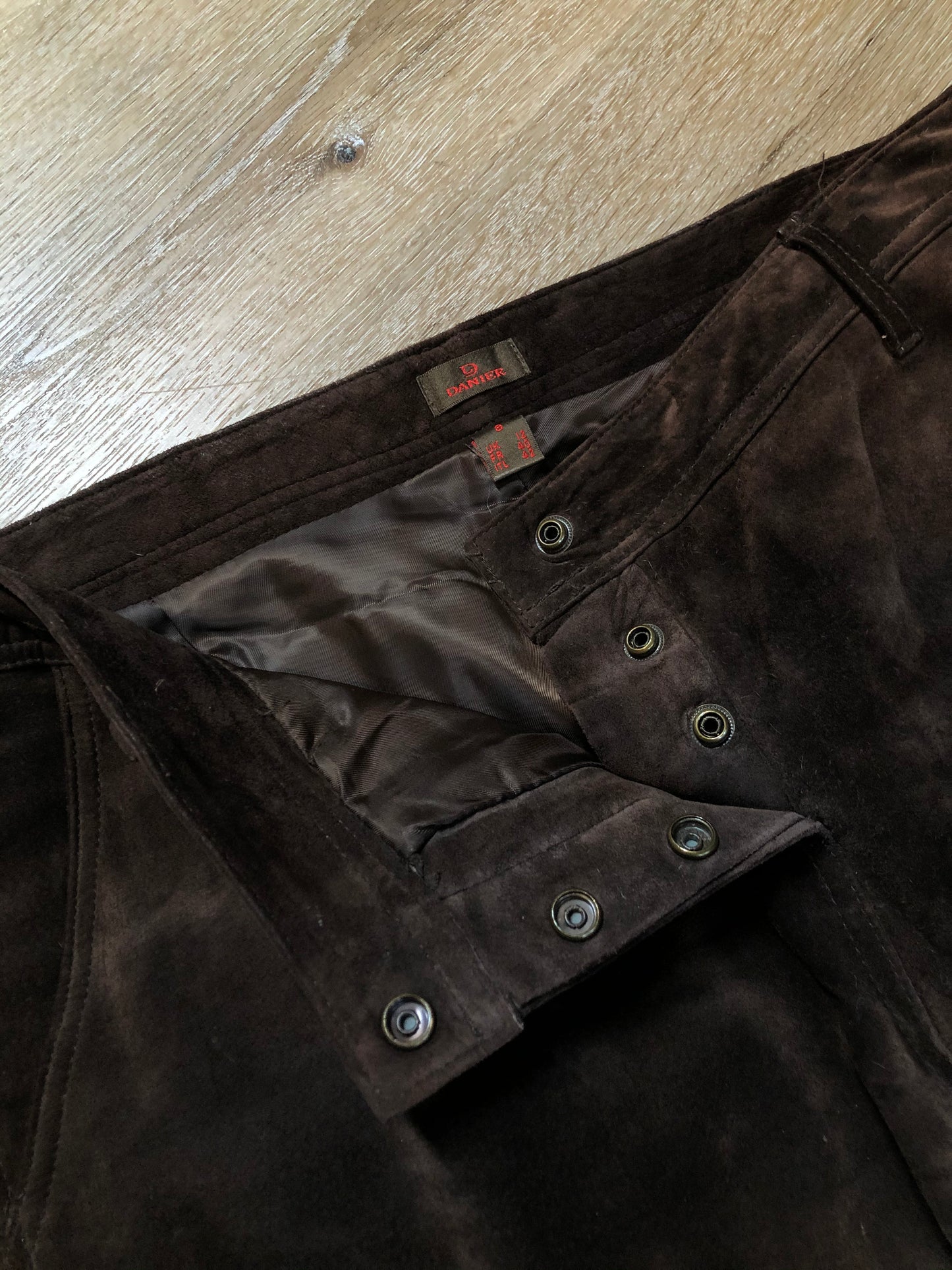 Kingspier Vintage - Danier brown suede straight leg cargo pants with snap closures, front and back pockets and side pockets