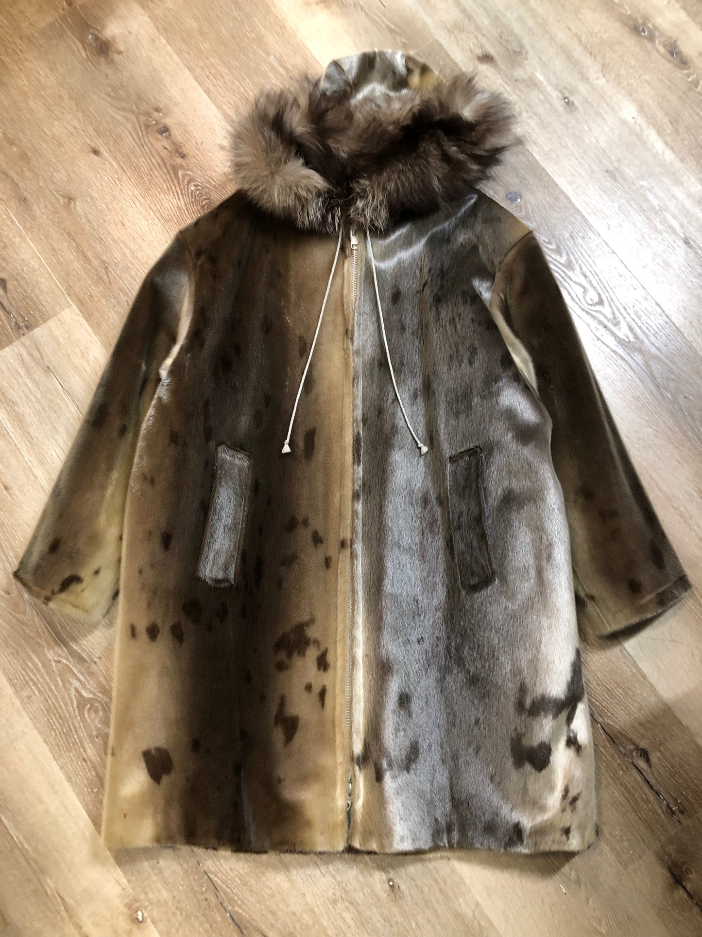 Kingspier Vintage - Vintage 1930s/40s Indigenous Made Fur Parka, Size 46, Made in Newfoundland