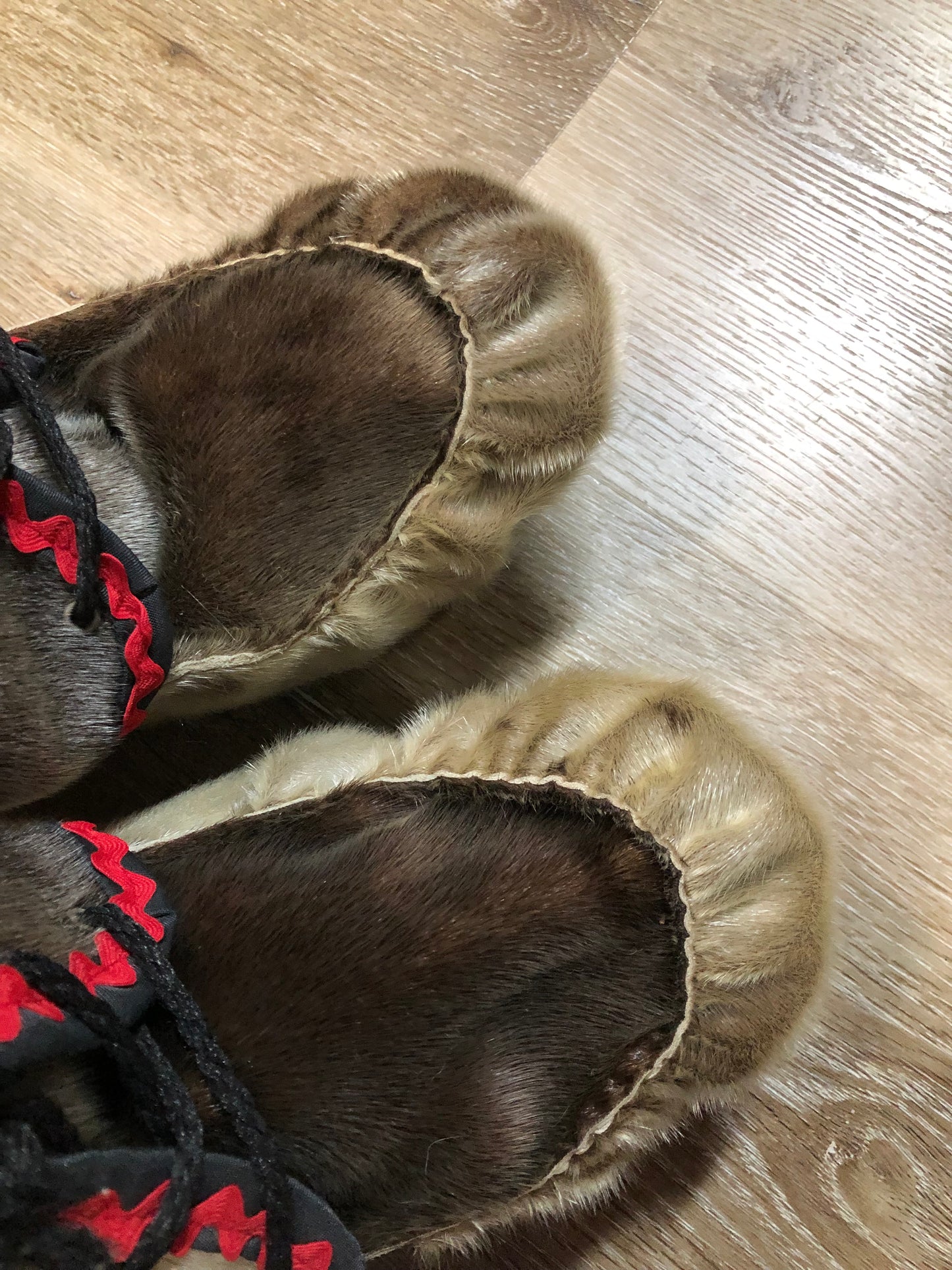 Kingspier Vintage - Vintage Indigenous made fur Mukluks feature natural fur upper and sole.
Hand-made in Canada.